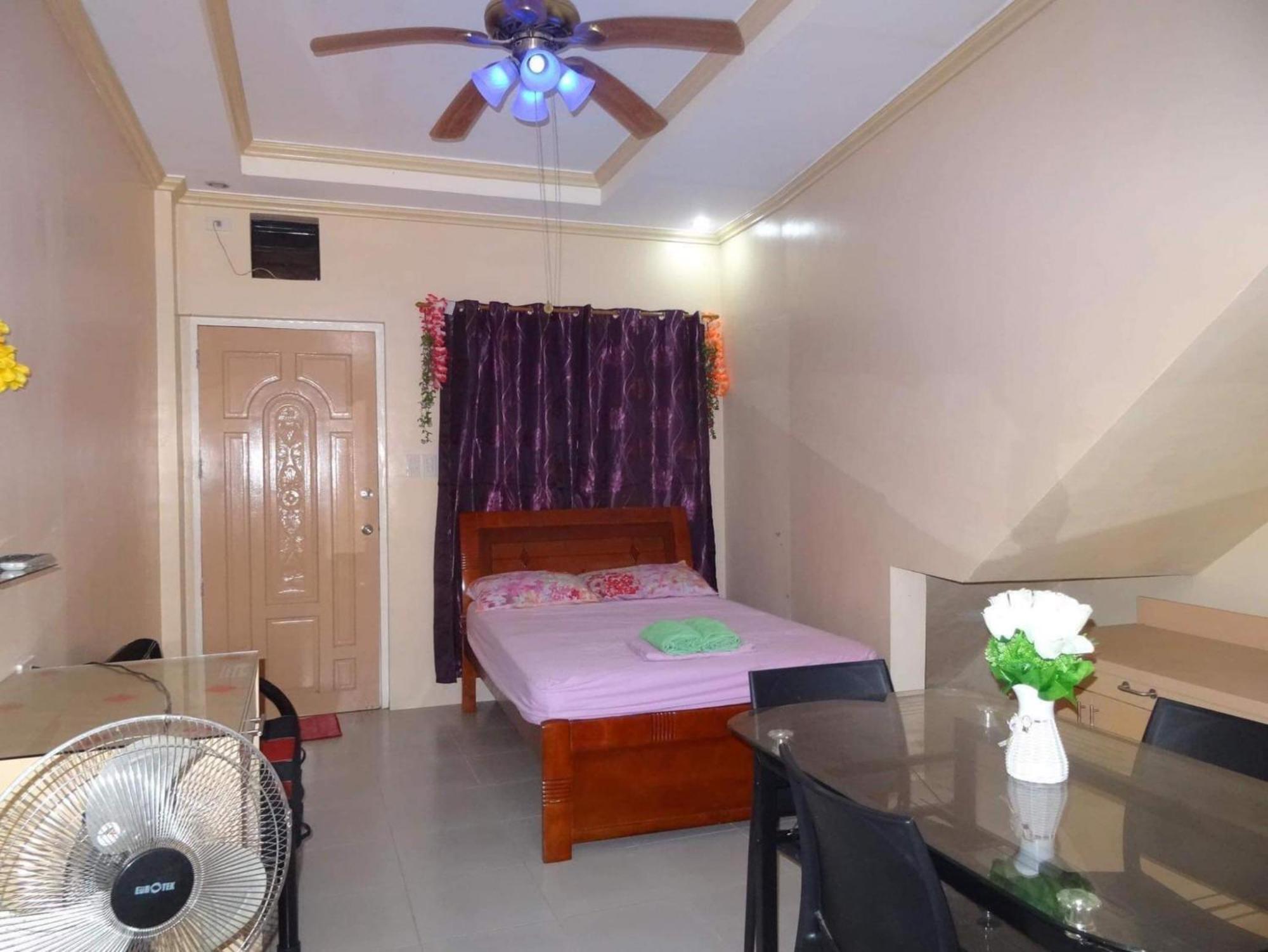 Julz Tropical Apartments view 5