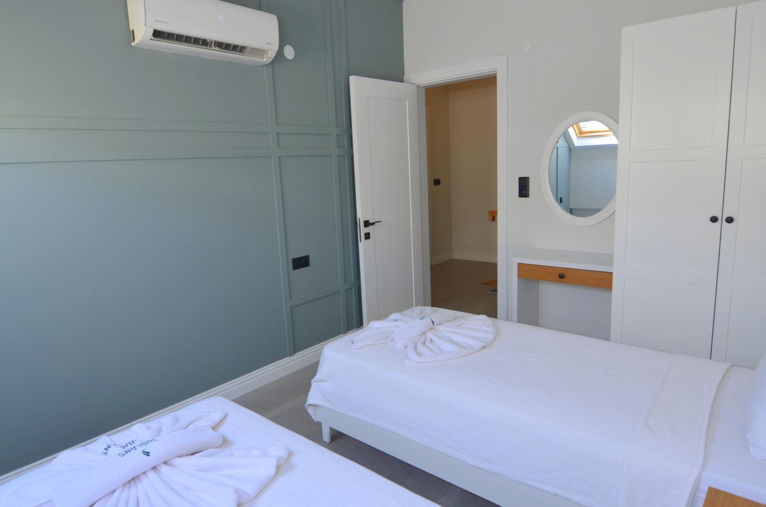Juglans Suites - Image 45