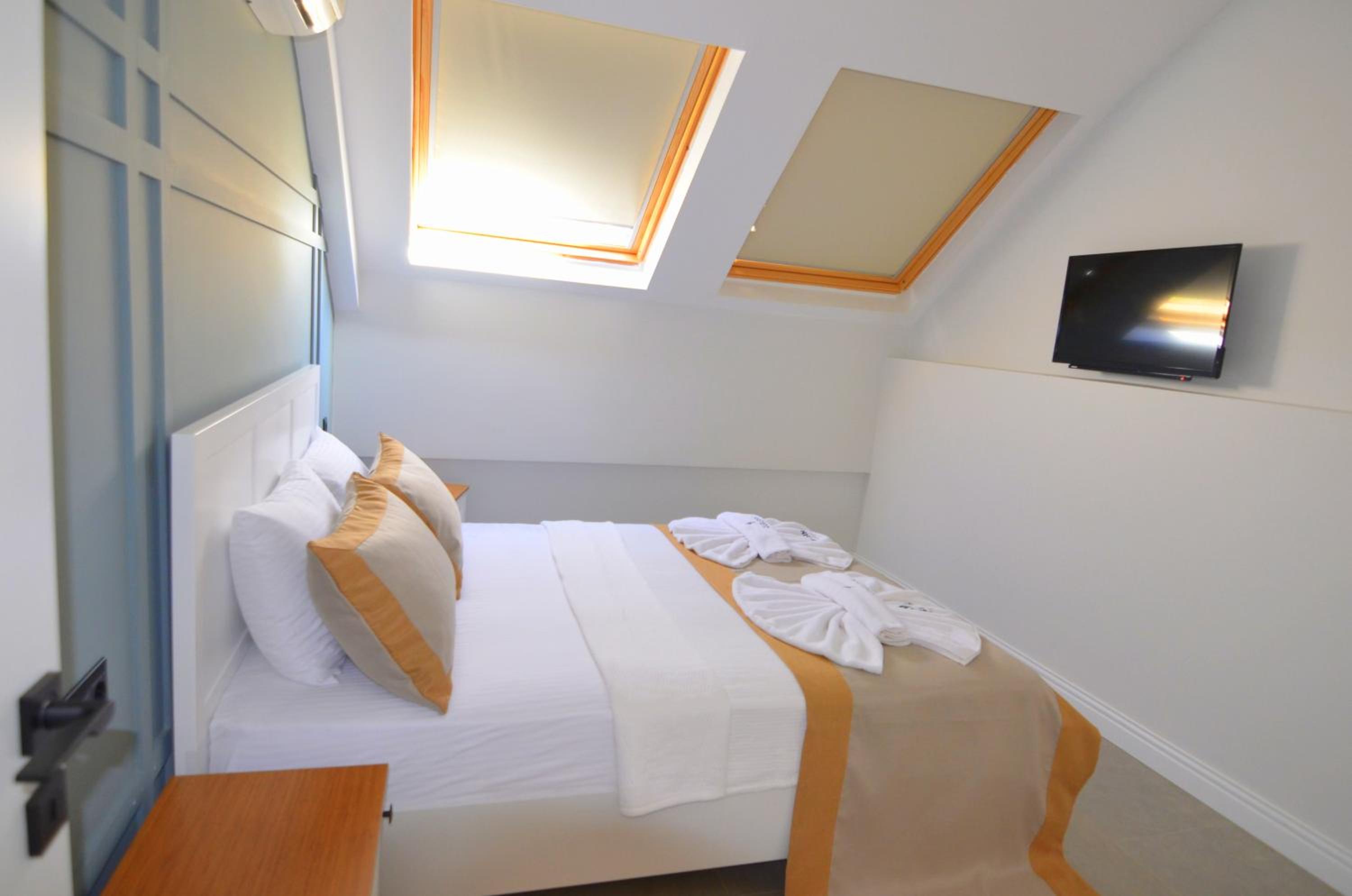 Juglans Suites - Image 43