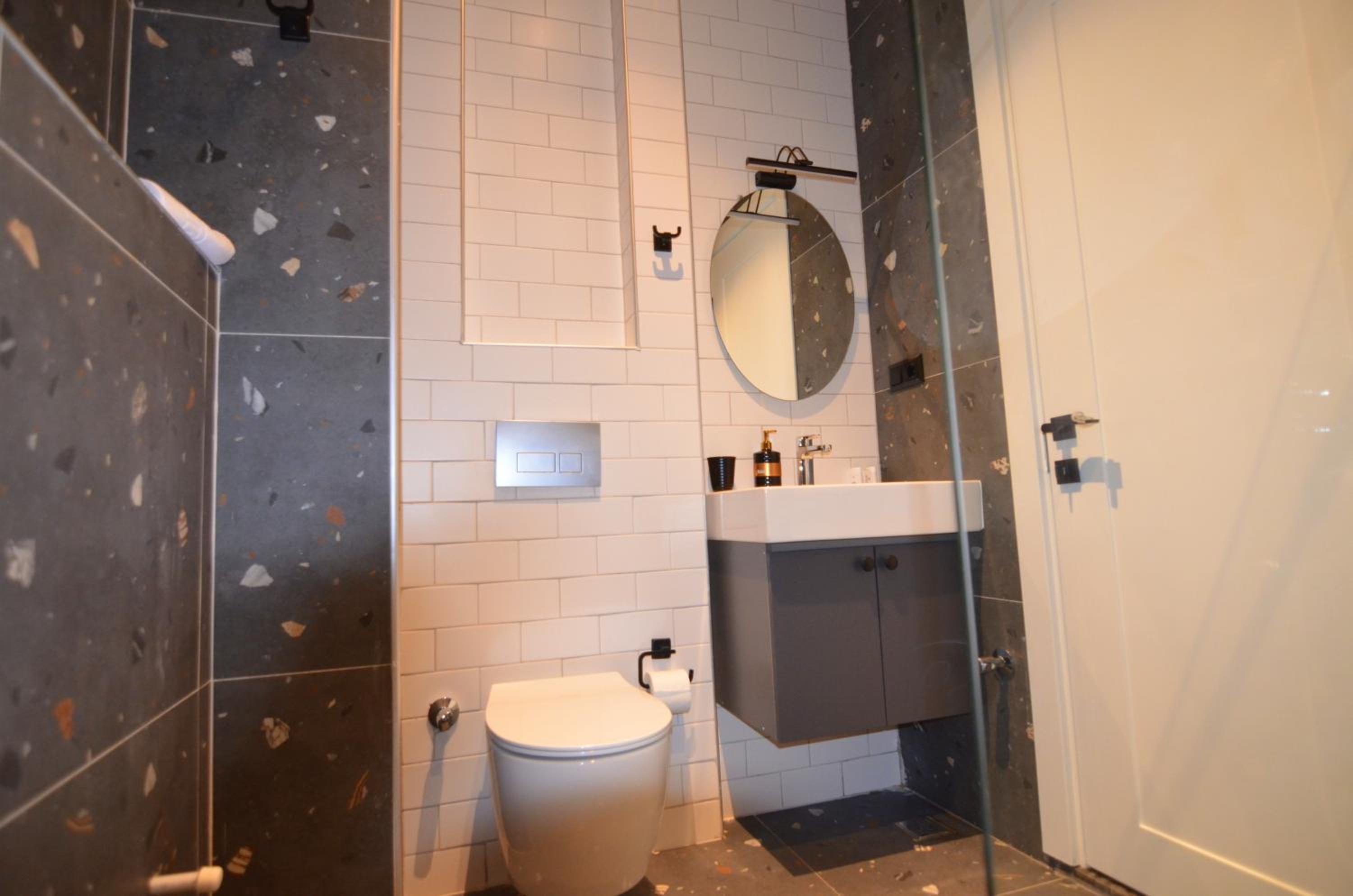 Juglans Suites - Image 51