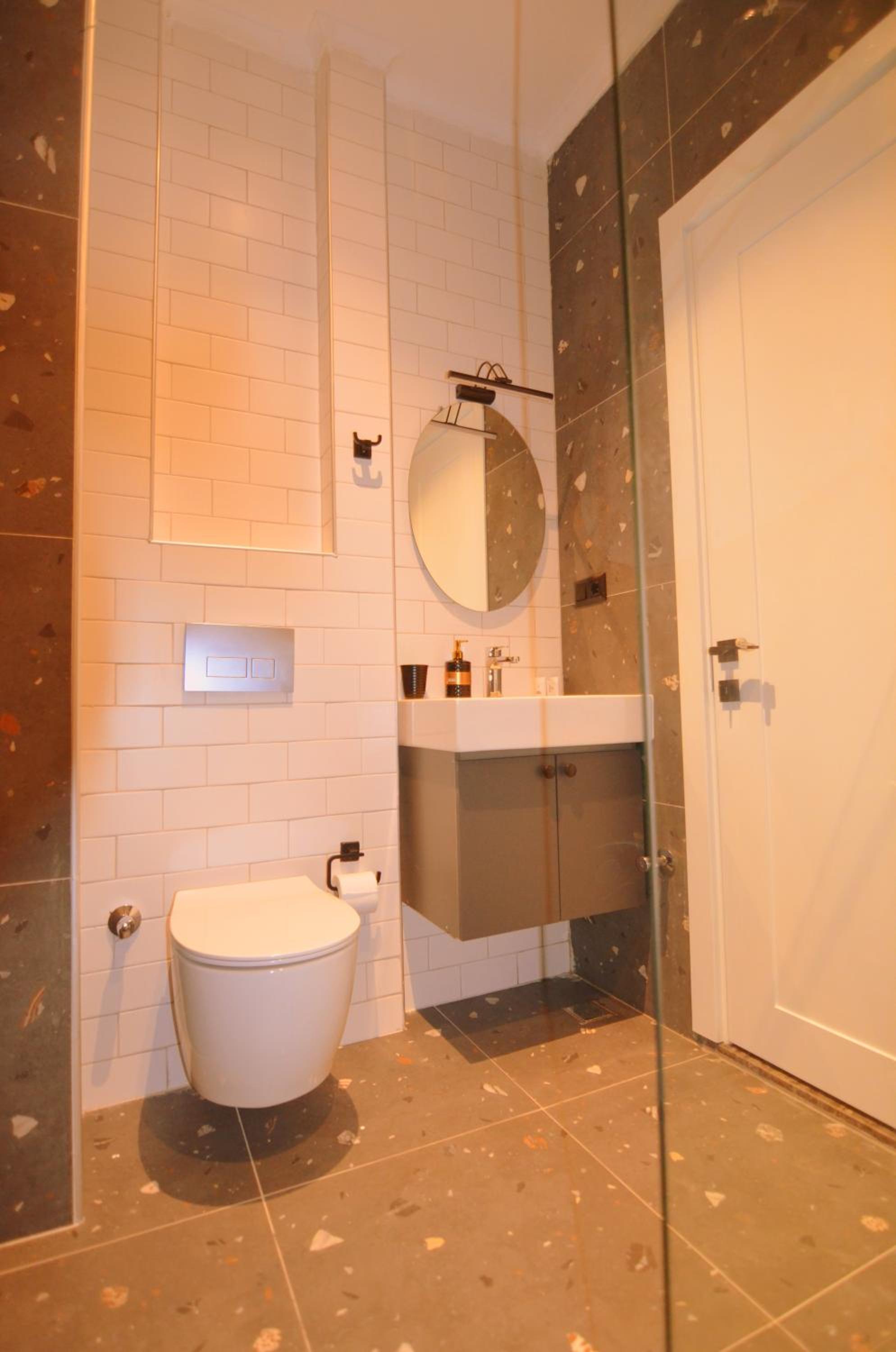 Juglans Suites - Image 52