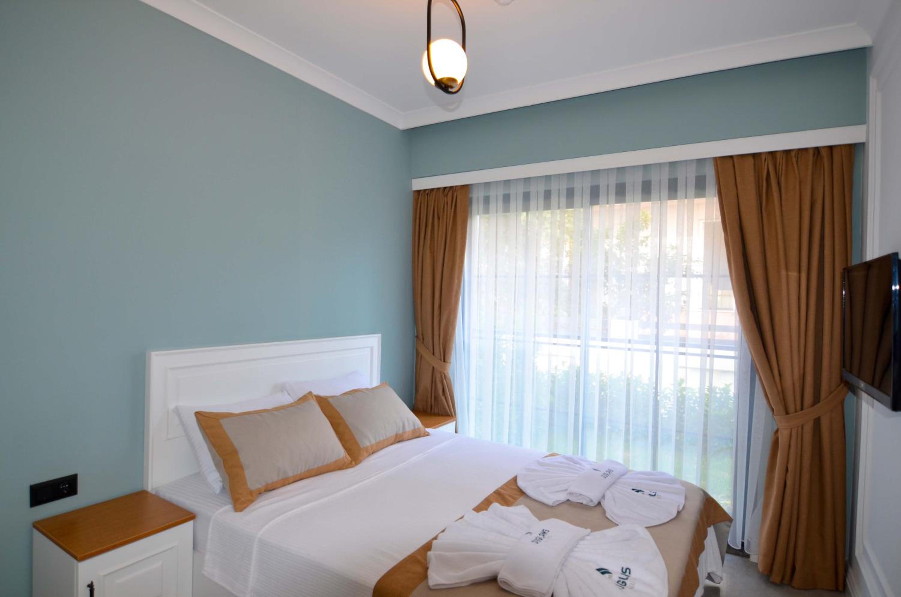 Juglans Suites - Image 20
