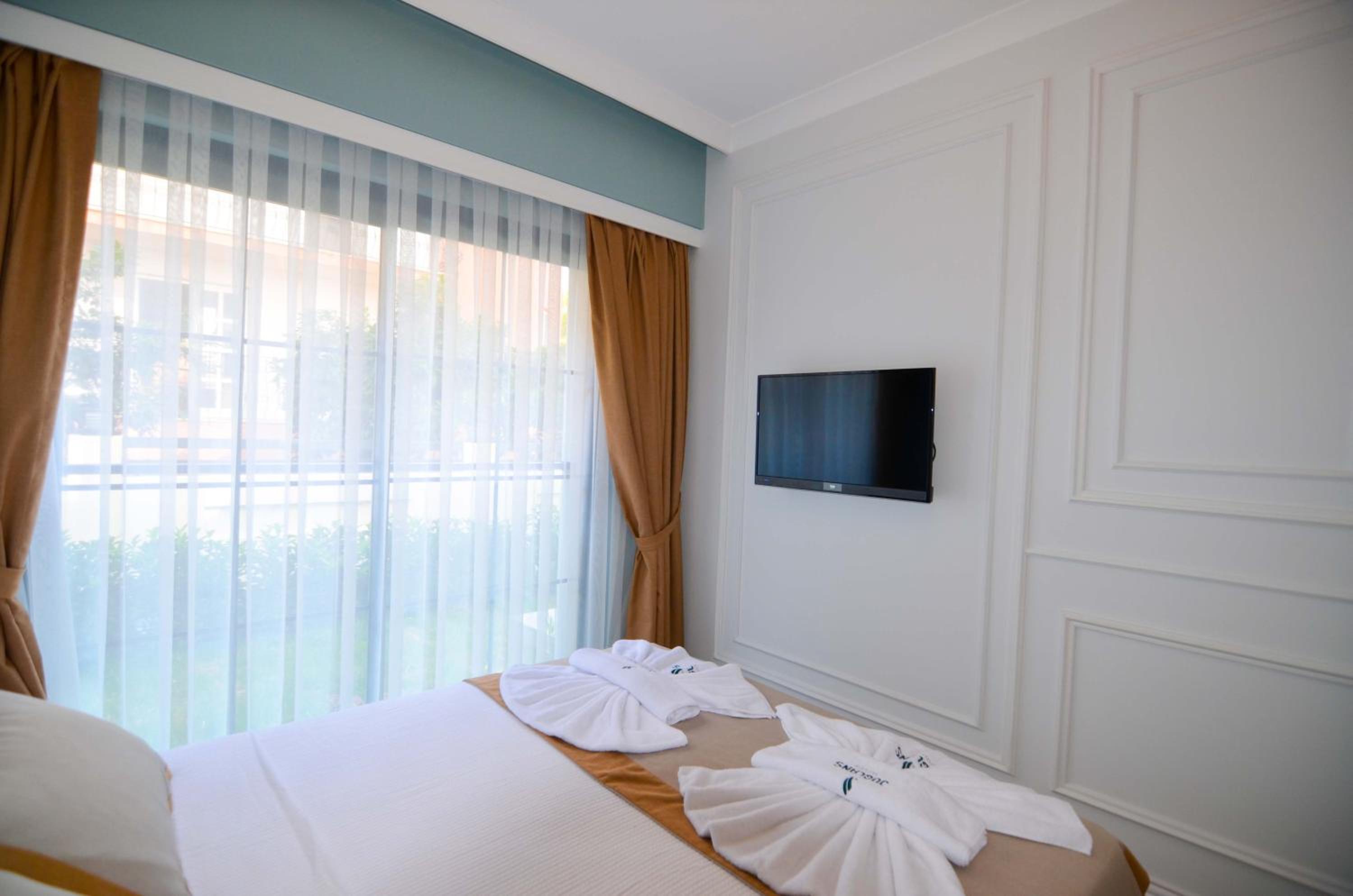 Juglans Suites - Image 19
