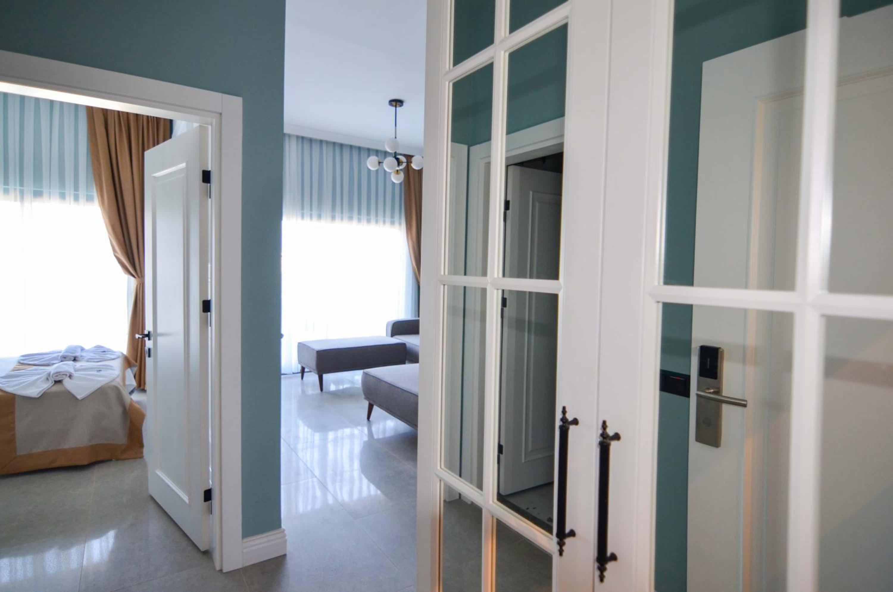 Juglans Suites - Image 17