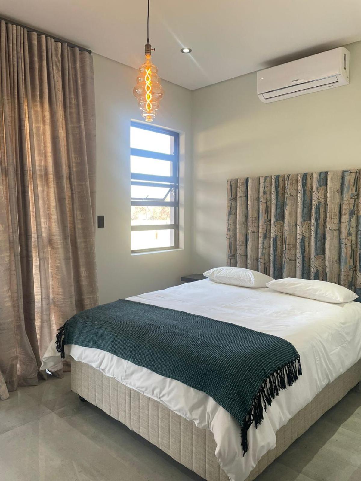 365@ Vaal De Grace Parys view 3