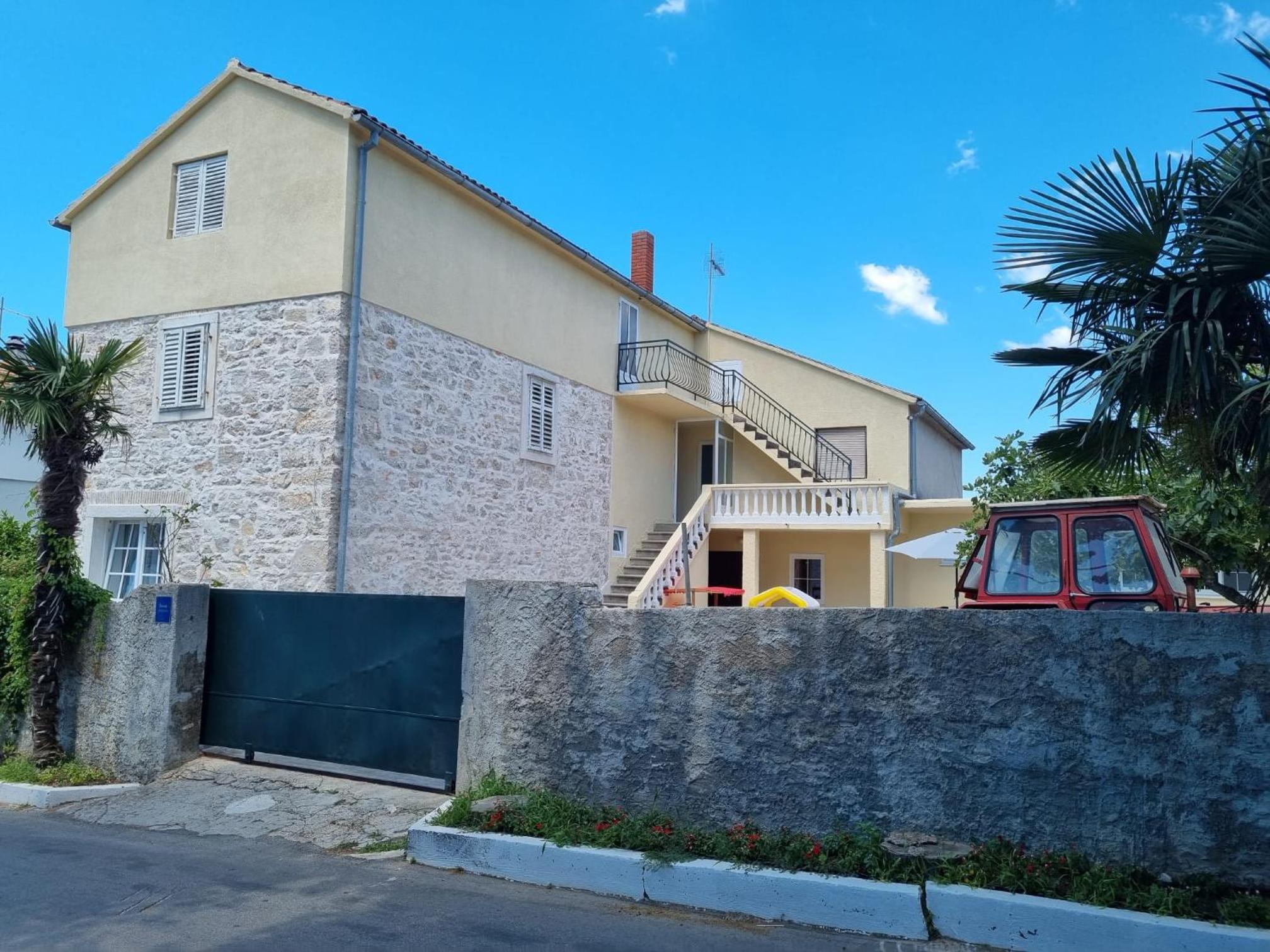 Hotel Apartmani Barbaroša - Image 1