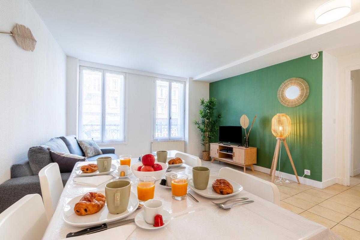 Appart'Hotel NuiteeJour Versailles Saint Cyr l'Ecole view 2