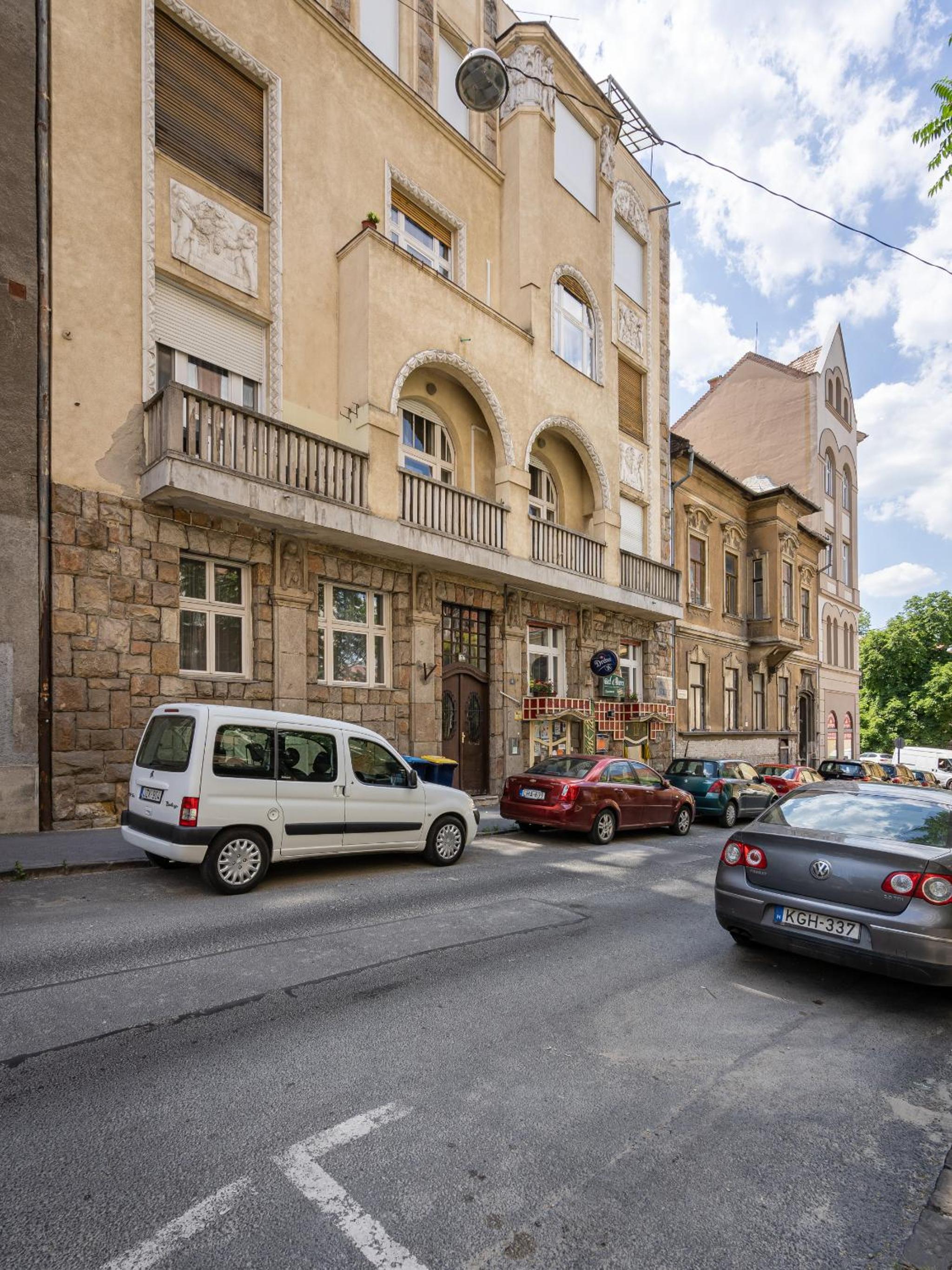 Gellert Mountain Apartment view 3