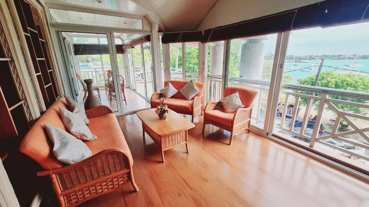 Beachfront penthouse with panoramic ocean view view 4