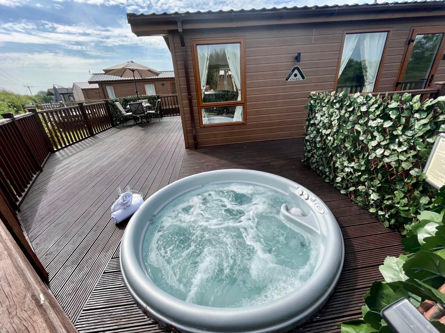 Buttercup Lodge With Hot Tub view 2