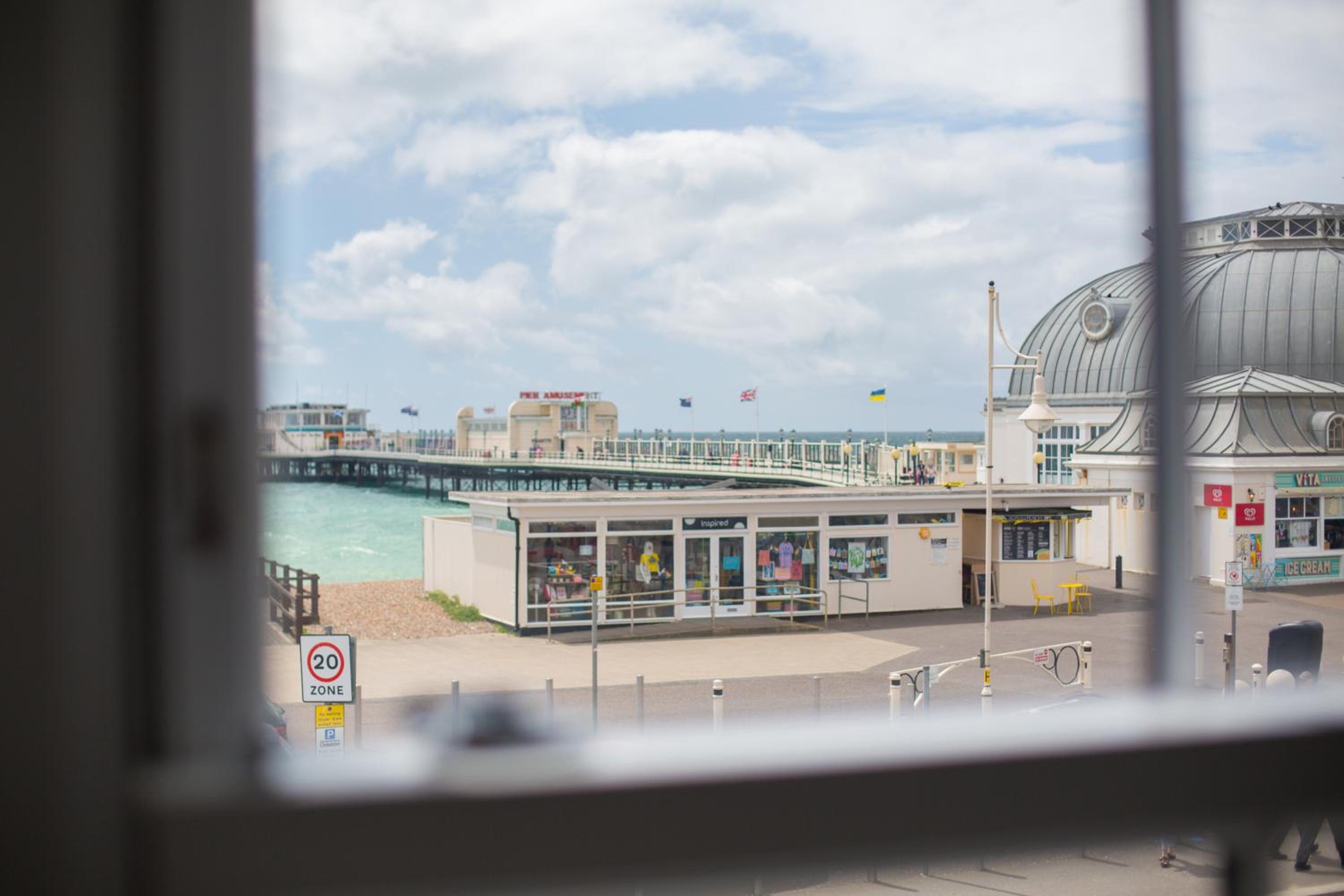Lovely 3-Bedroom Apartment with Stunning Sea Views view 3