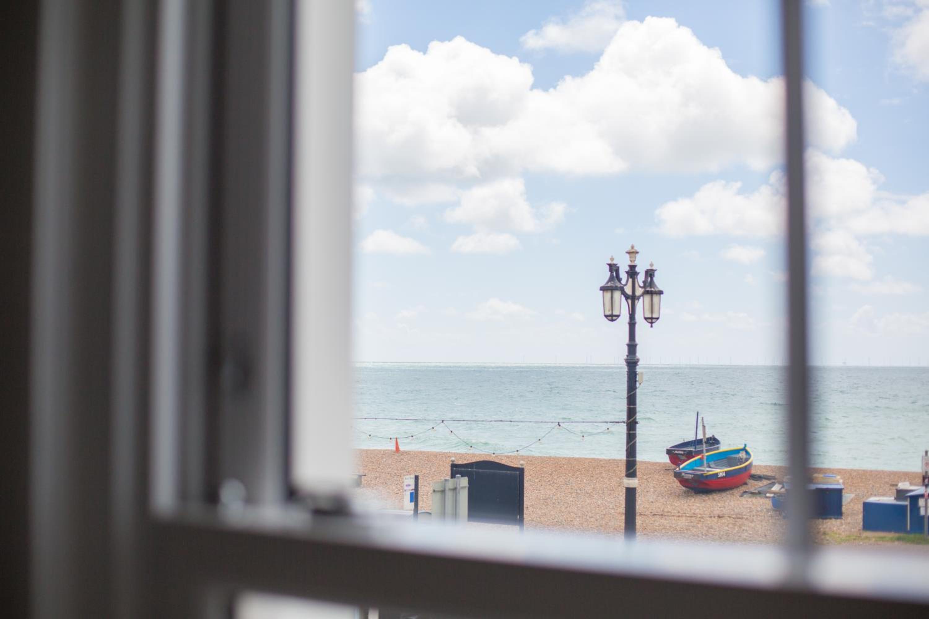 Lovely 3-Bedroom Apartment with Stunning Sea Views view 2