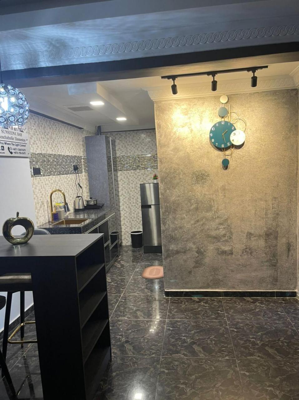 Sunshine Bay Resort Beachaholic Homestay photo 2