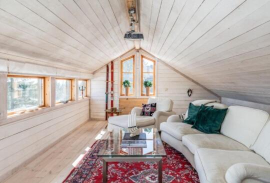Mysig fjällstuga med direktanslutning till fjället