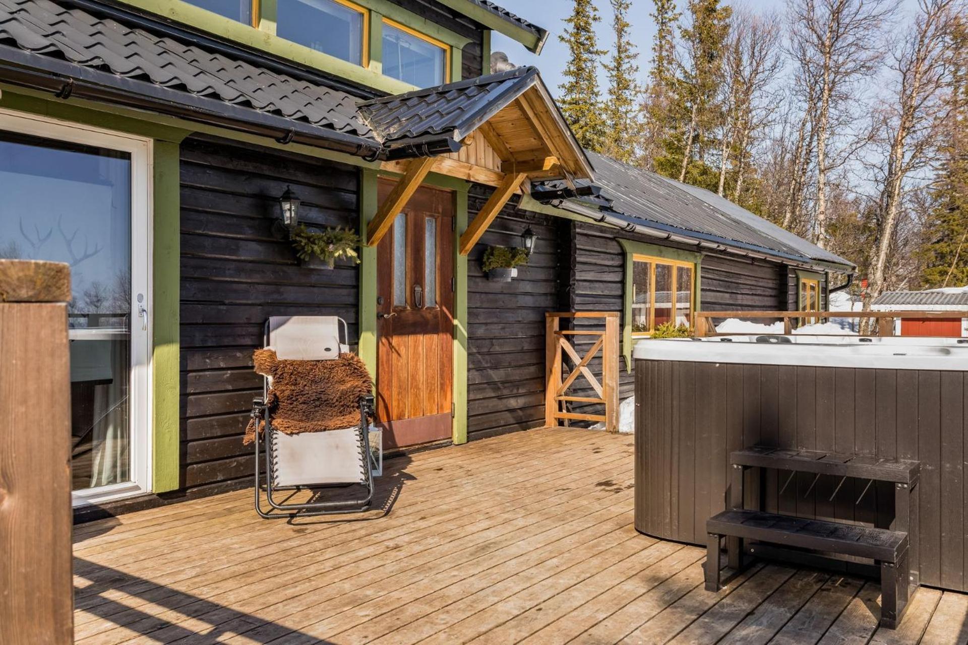 Mysig fjällstuga med direktanslutning till fjället