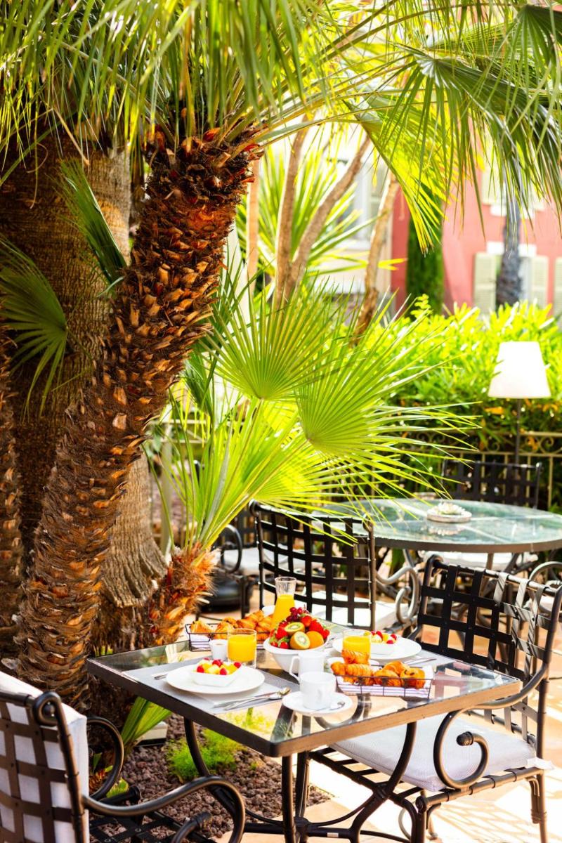 outdoor BBQ area
