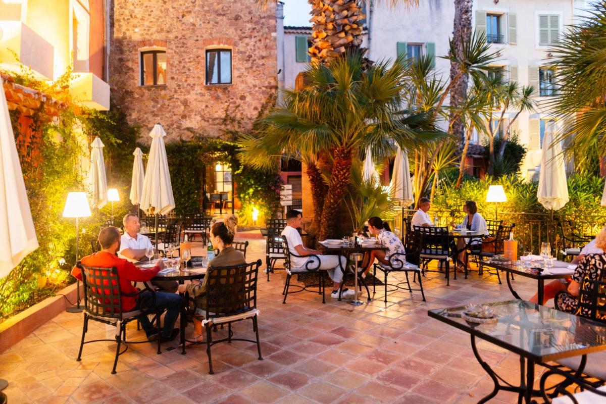 restaurant