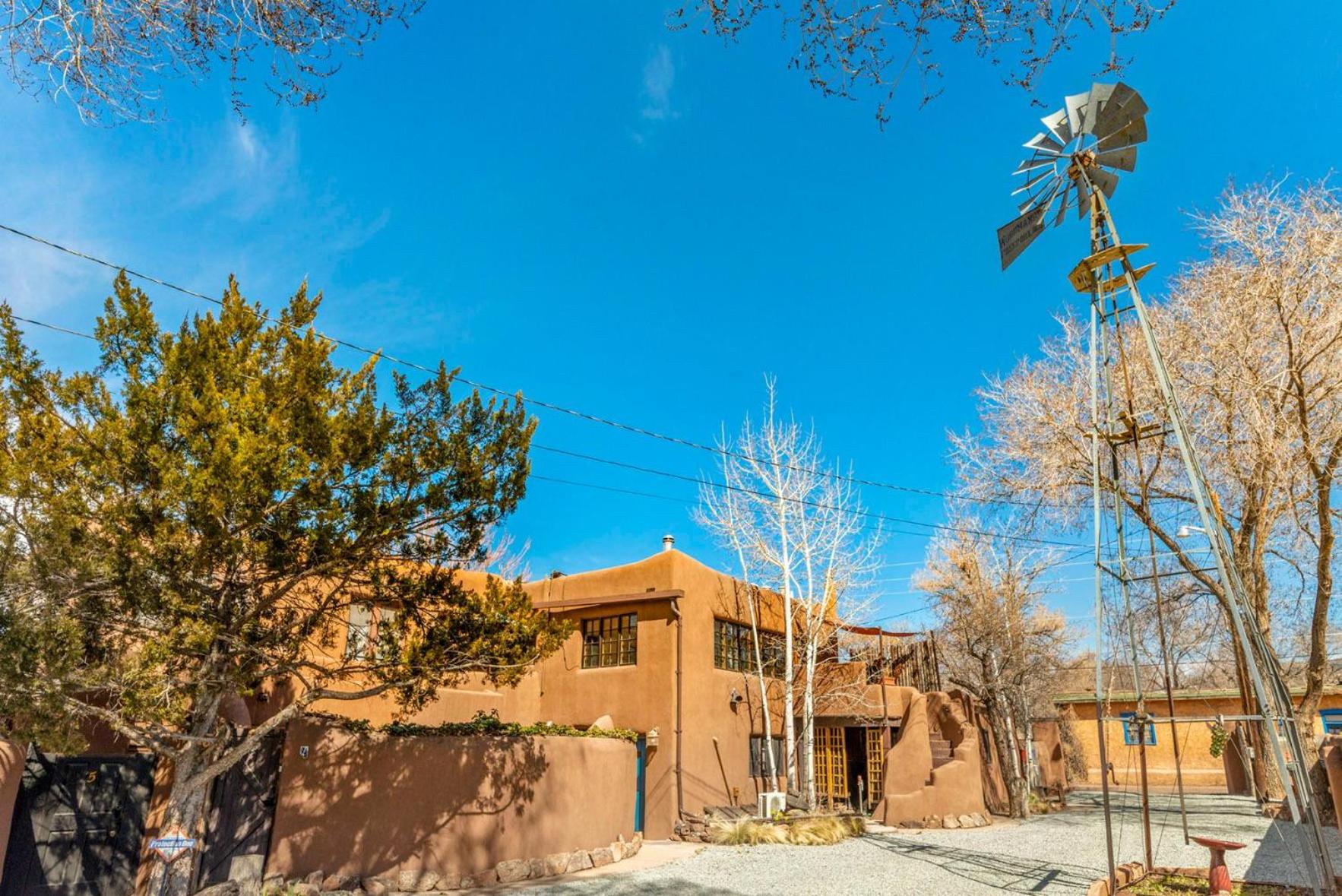 632 Old Santa Fe Trail view 3