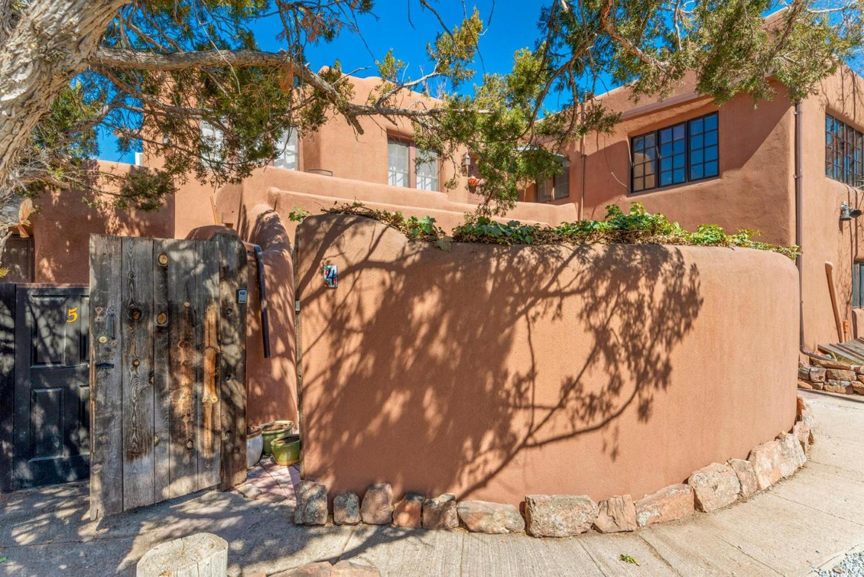 632 Old Santa Fe Trail view 4