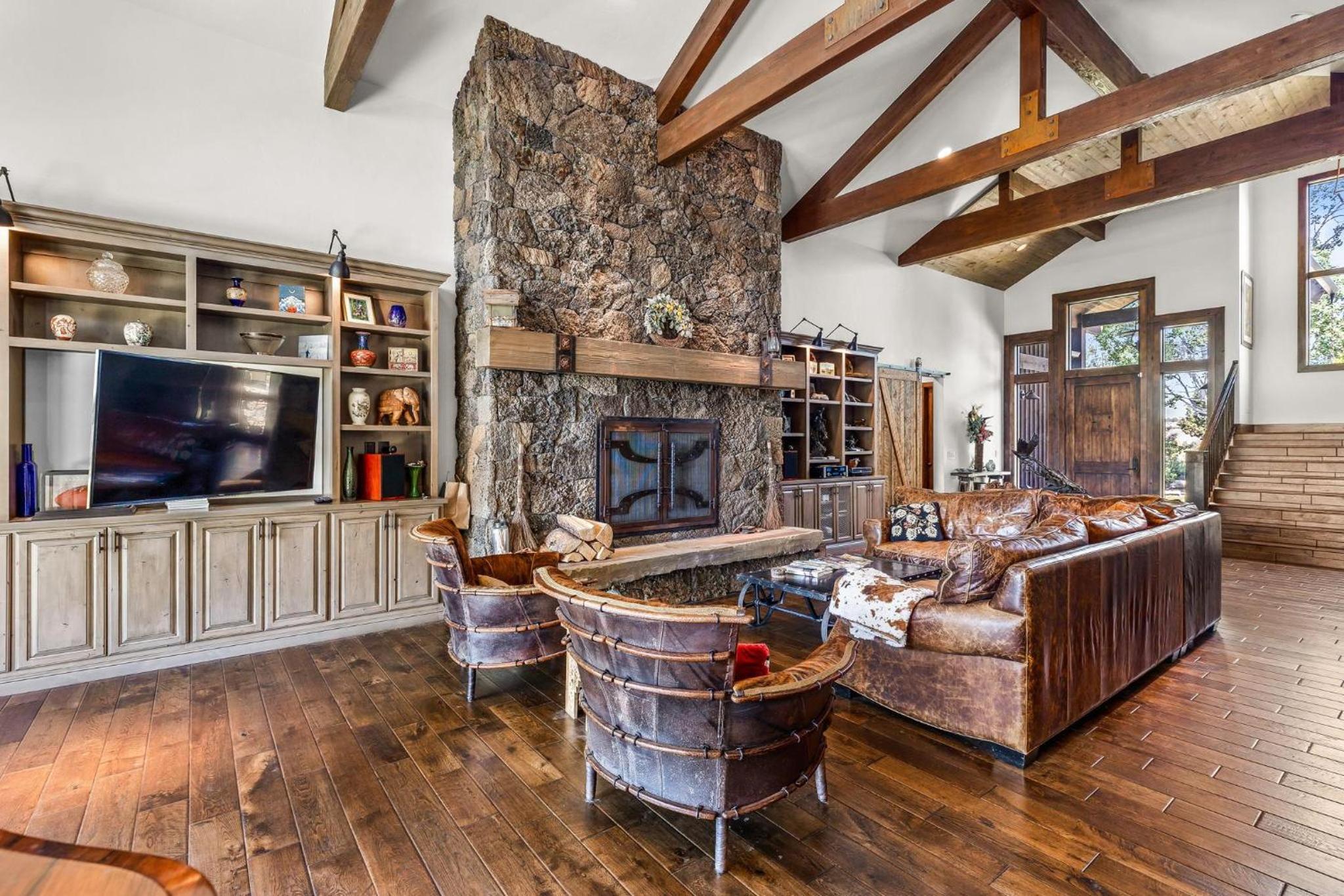Bend Luxury Escape!