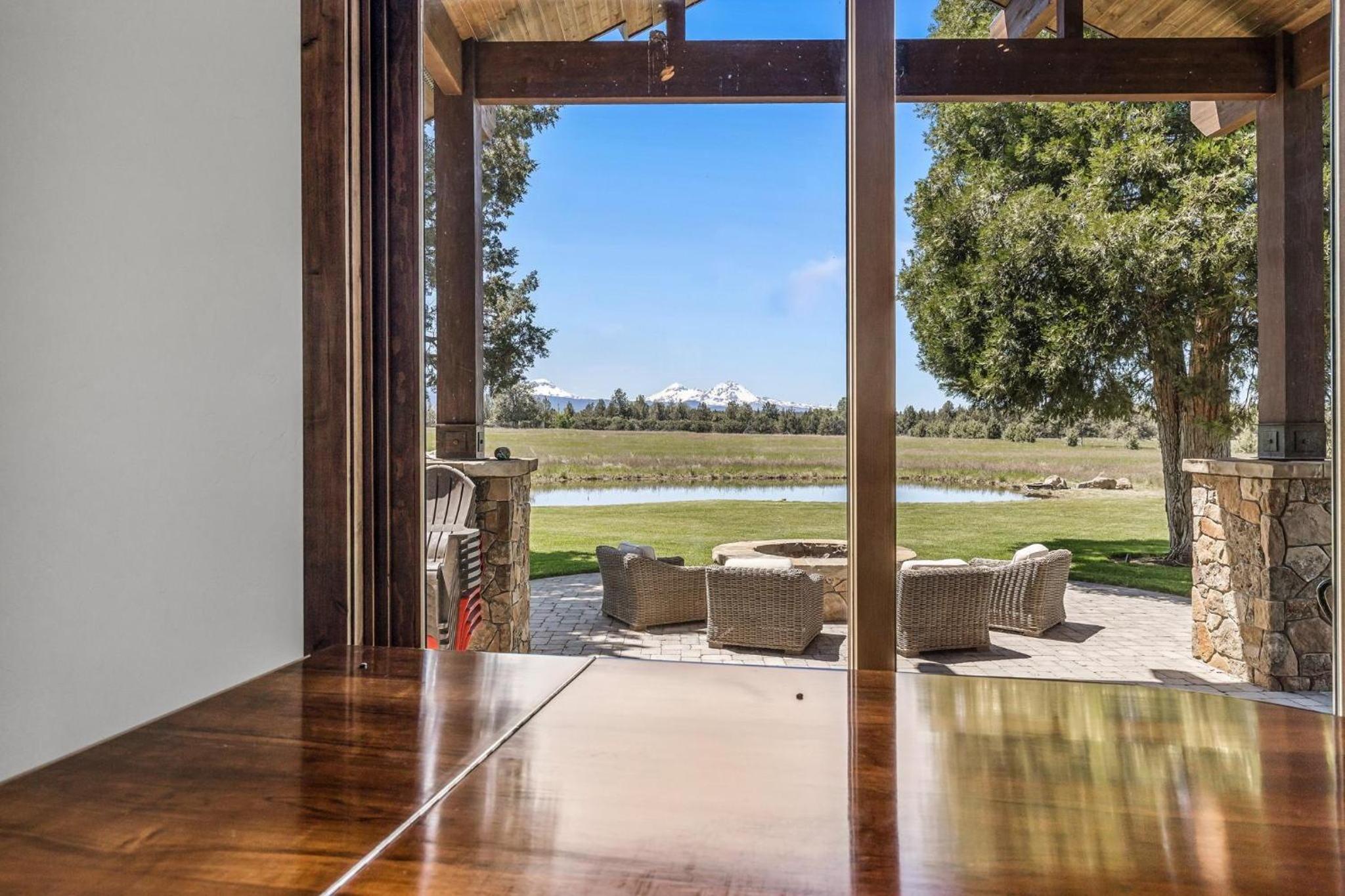 Bend Luxury Escape!