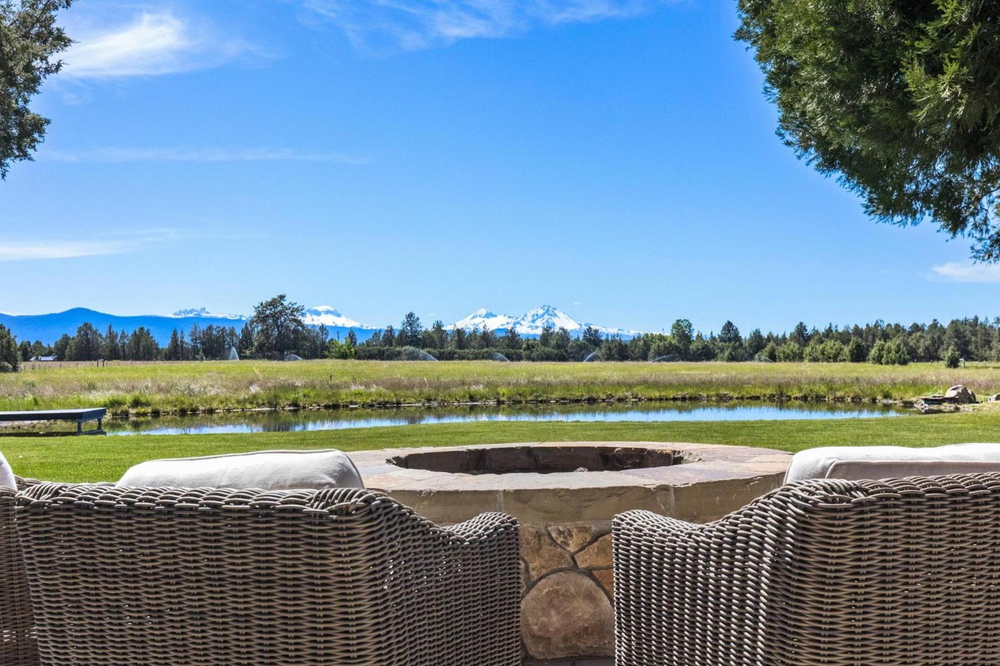 Bend Luxury Escape!