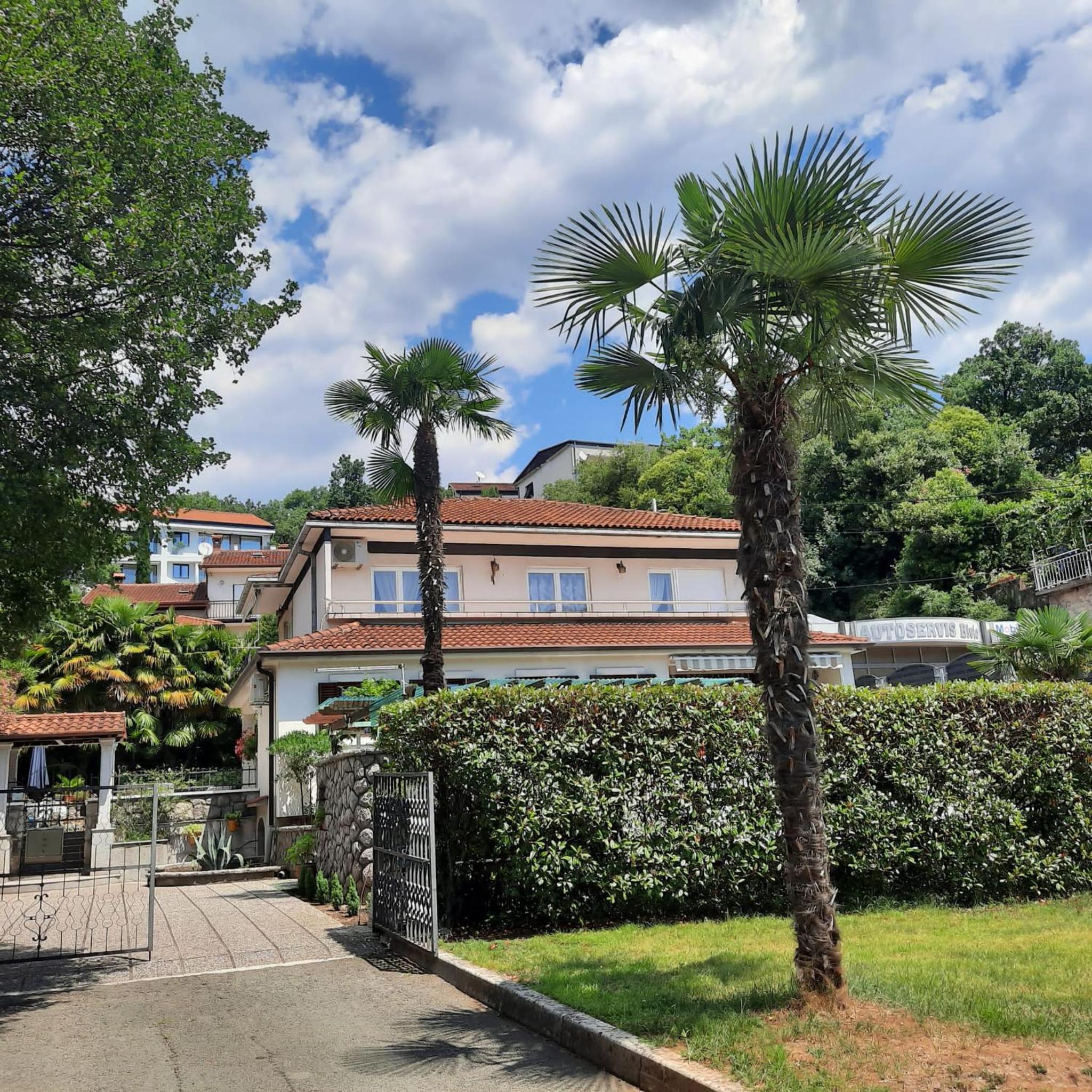 Apartments Anagora I