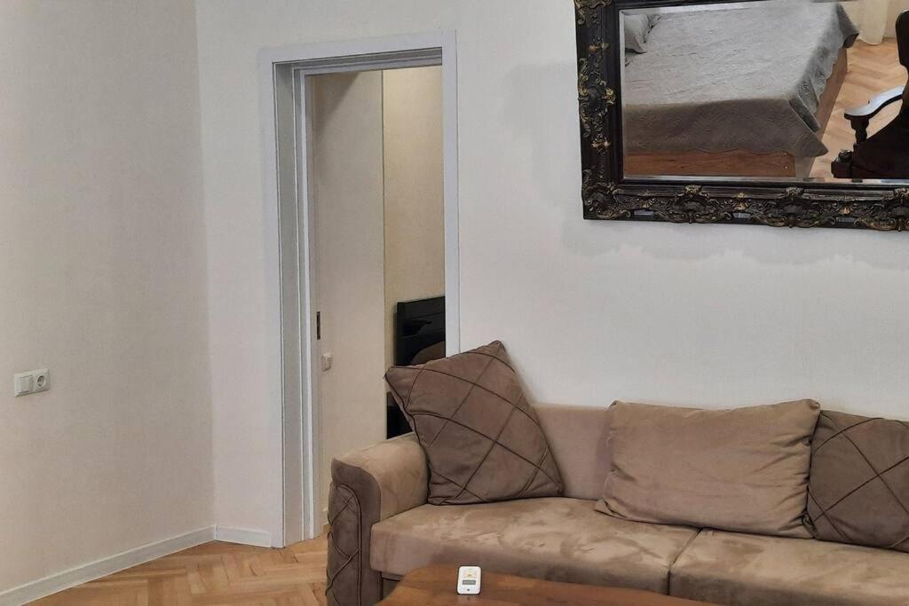 Apartment in the heart old city view 3