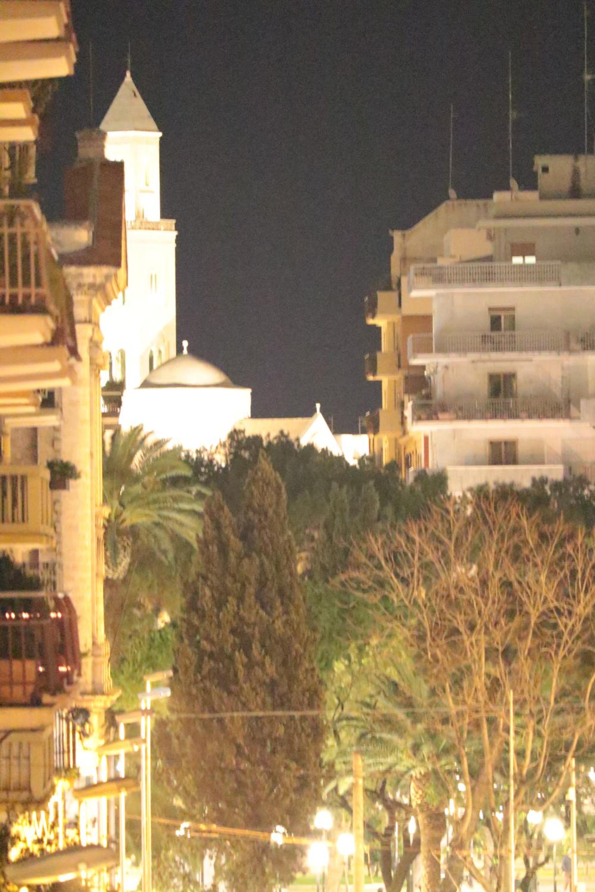 Central Modern Apartment Bari
