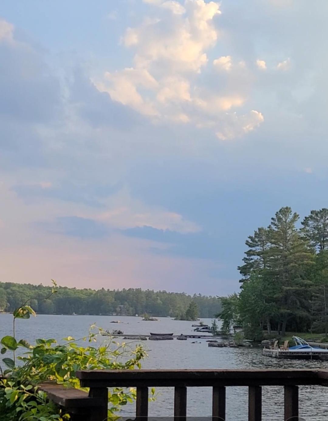 Westwind Inn on the Lake