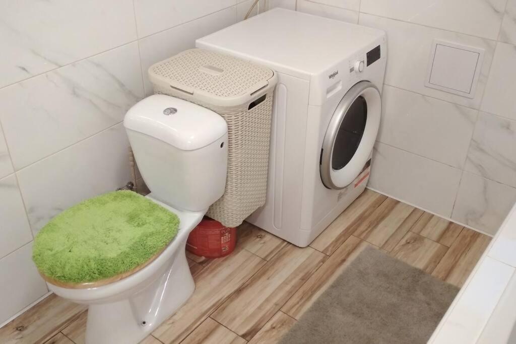 Celý dům s vybavenou kuchyní, koupelna s vířivkou
