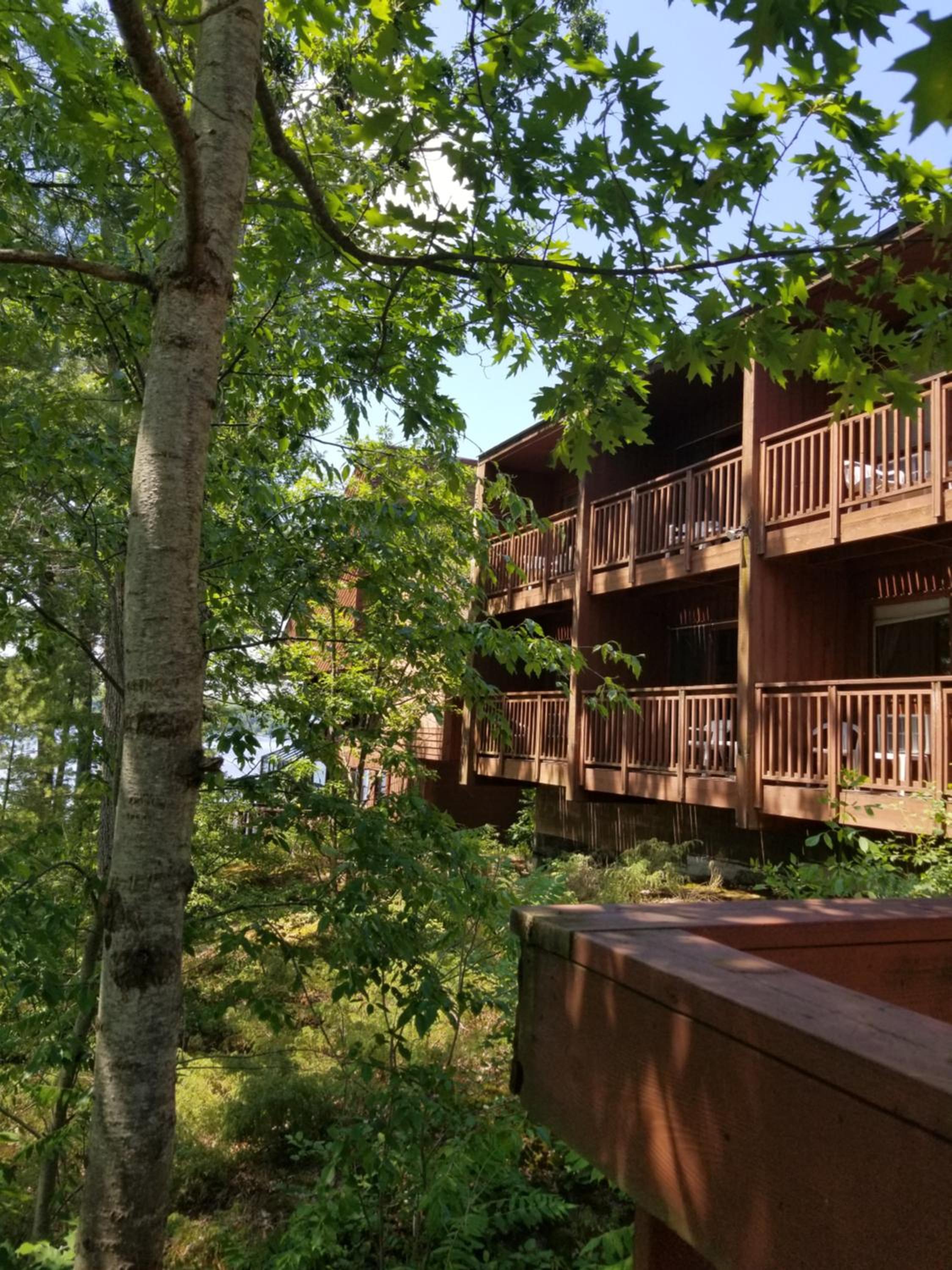 Westwind Inn on the Lake