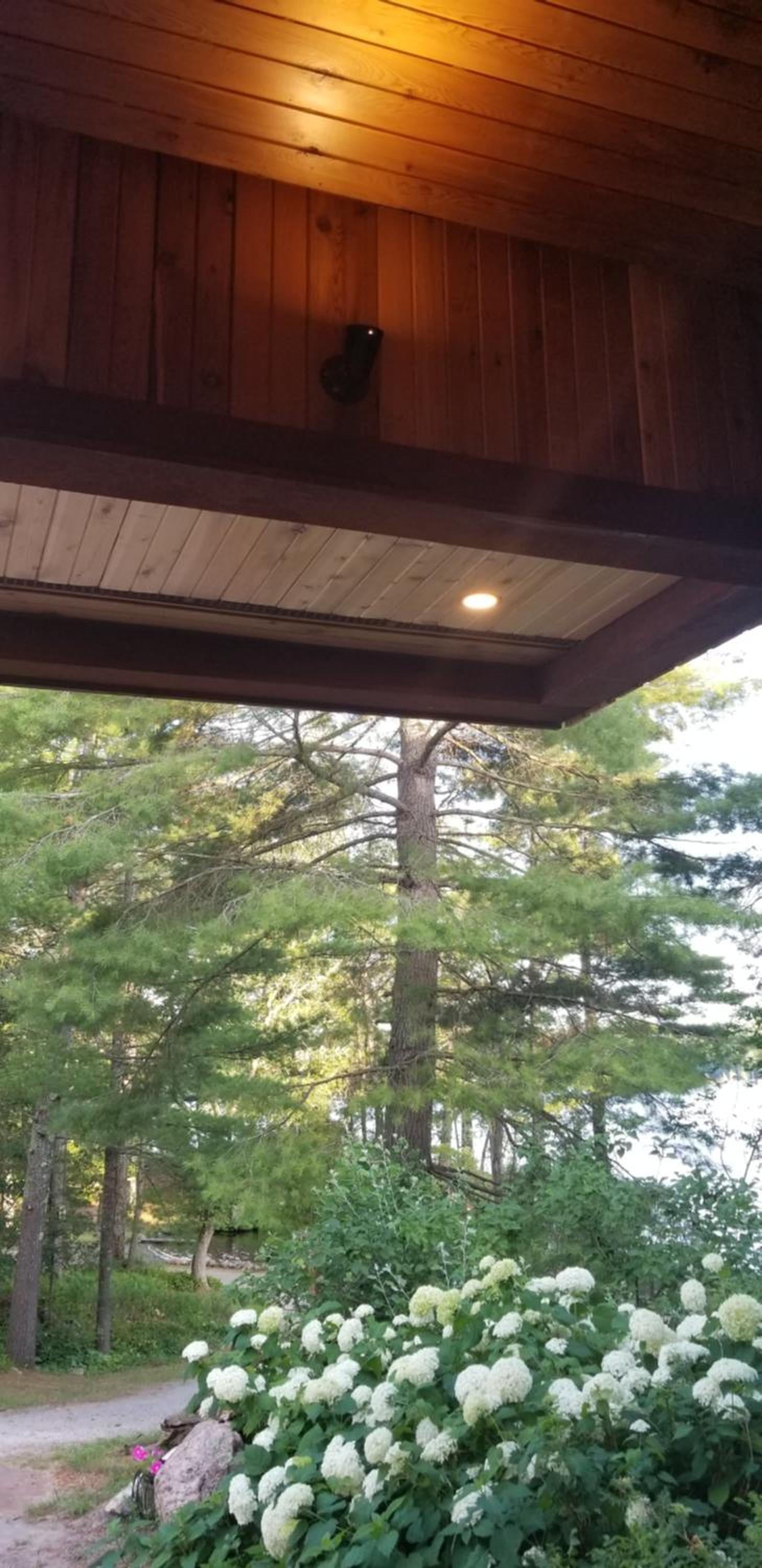 Westwind Inn on the Lake