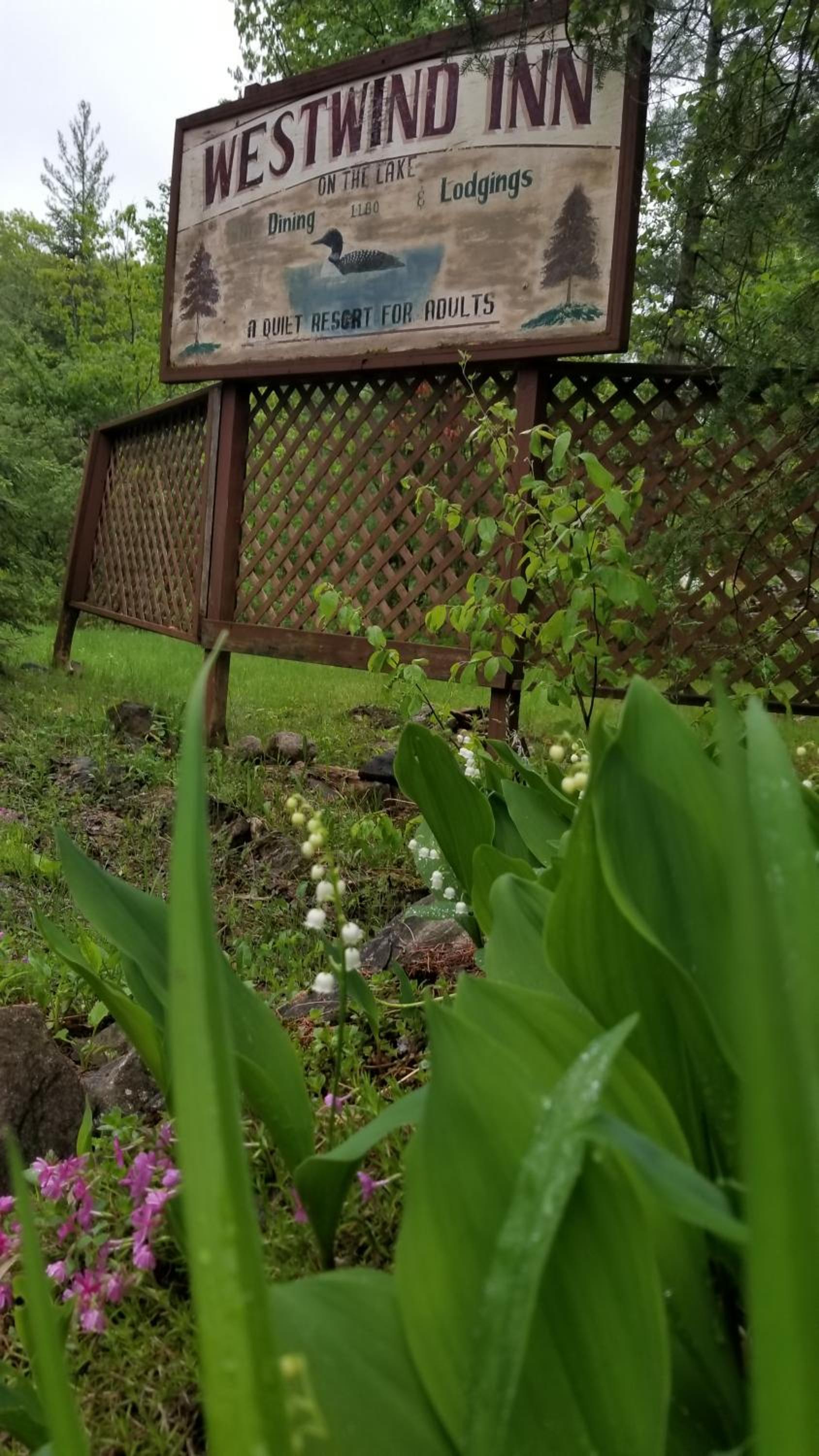 Westwind Inn on the Lake