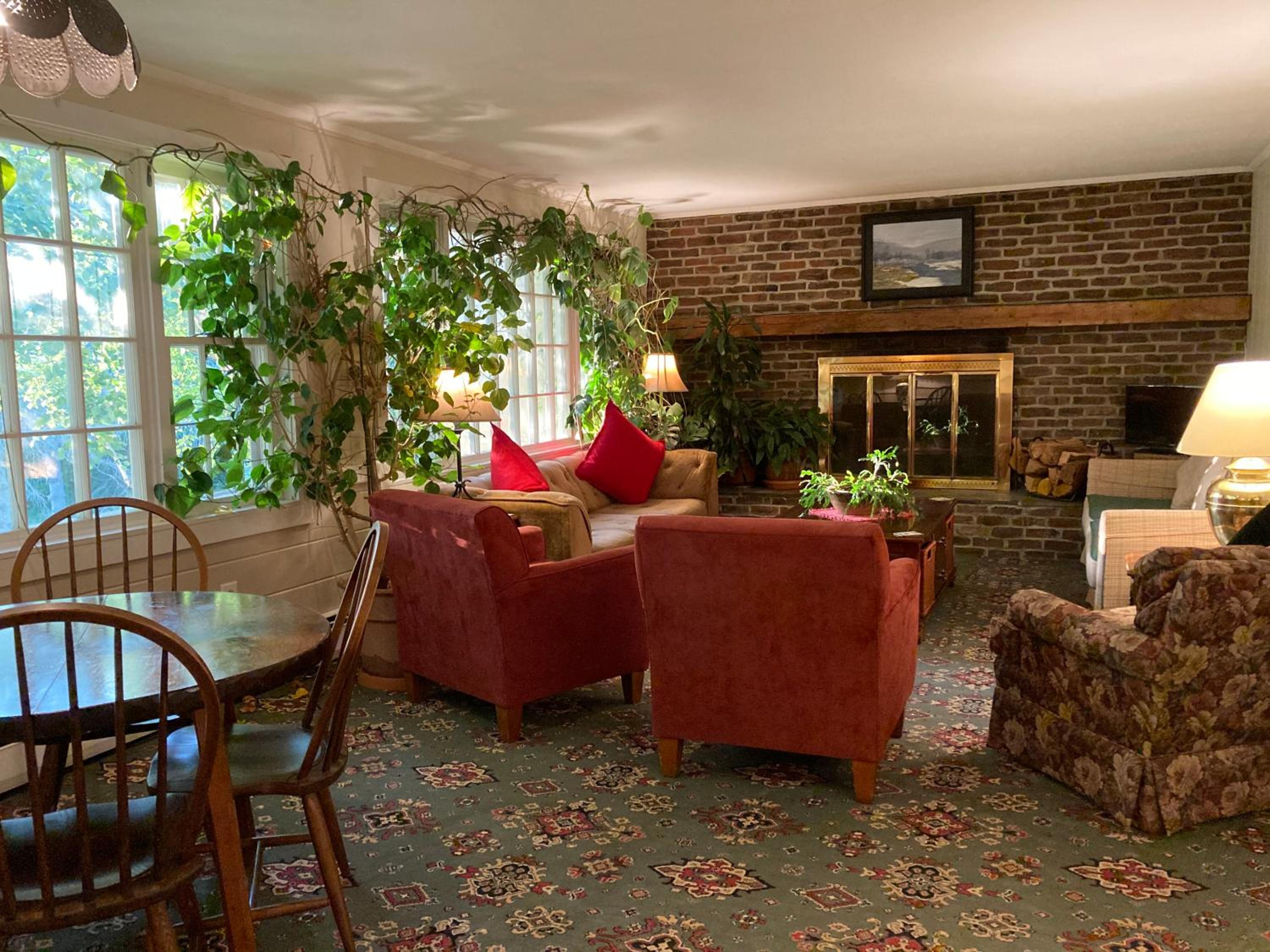 Deerhill Inn view 3