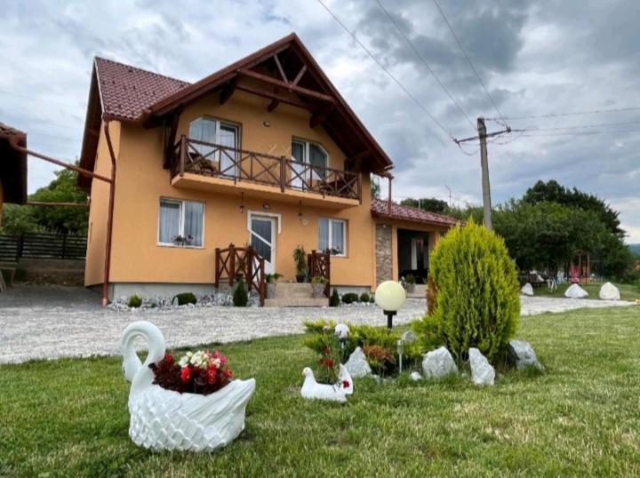 Hotel Pensiunea Roberto - Image 1