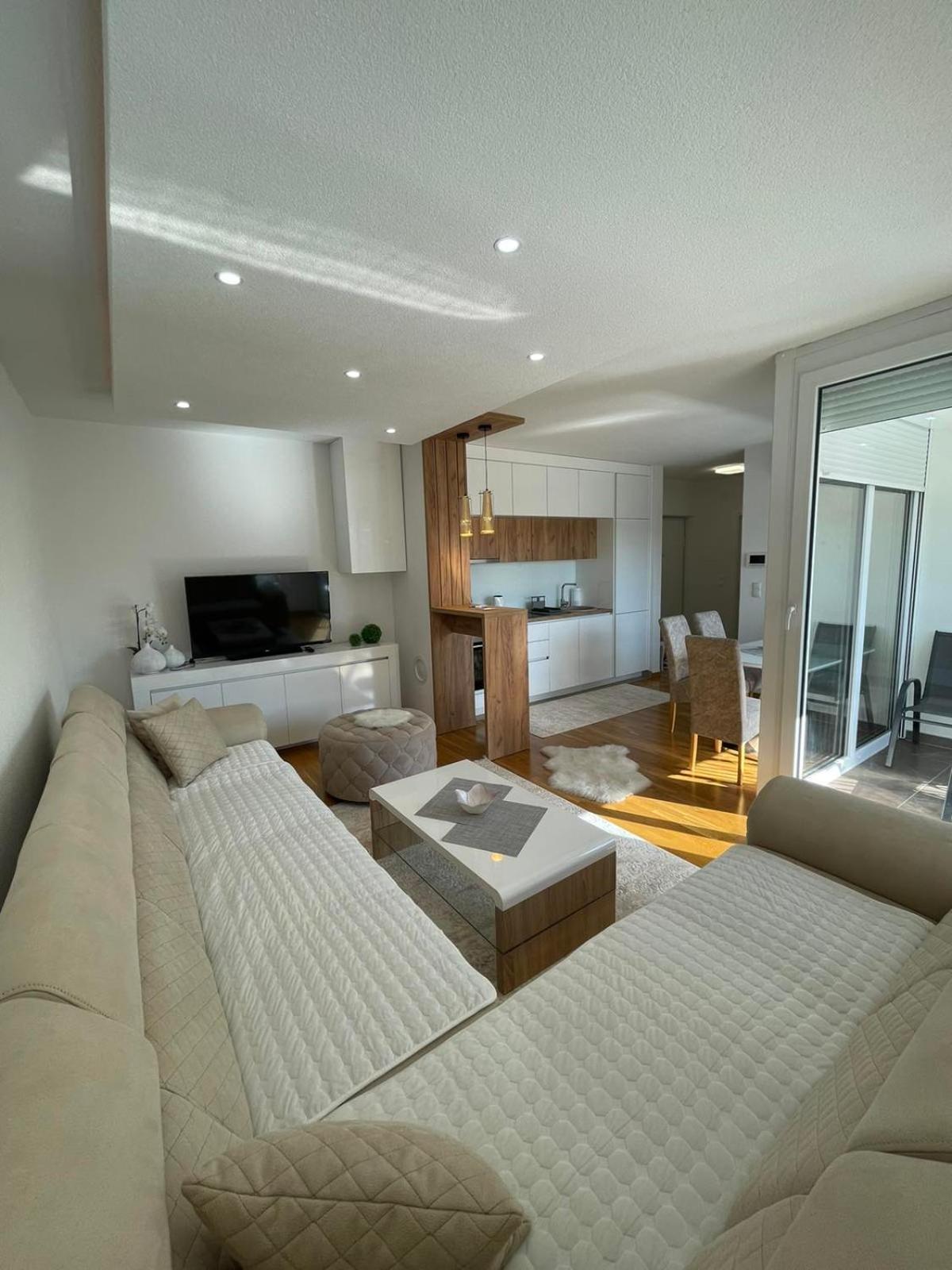 Apartman Sisters view 2