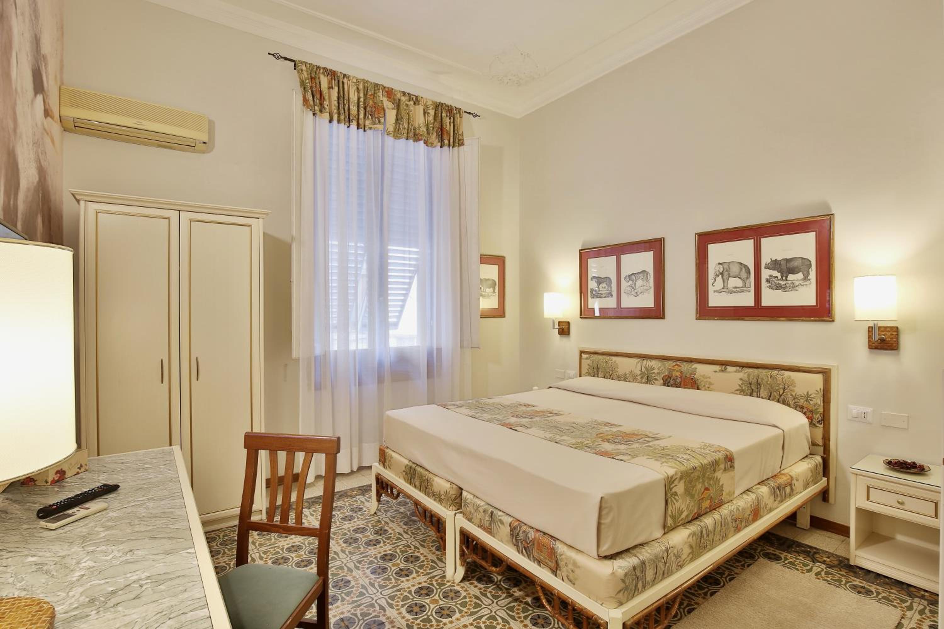 MADAMA GUEST HOUSE