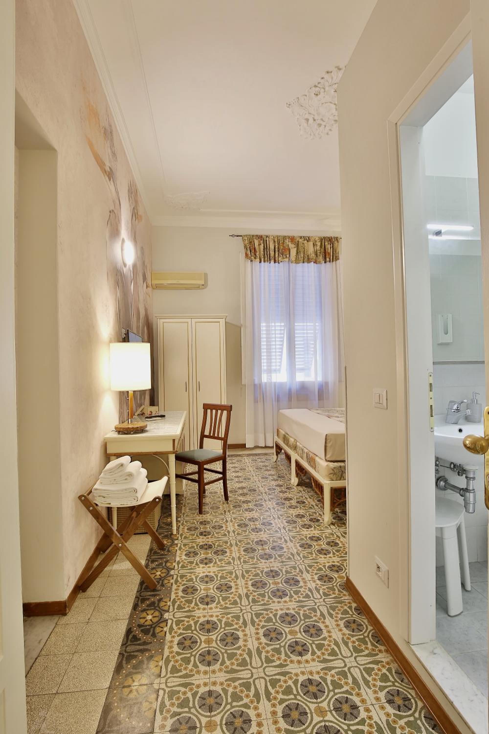 MADAMA GUEST HOUSE