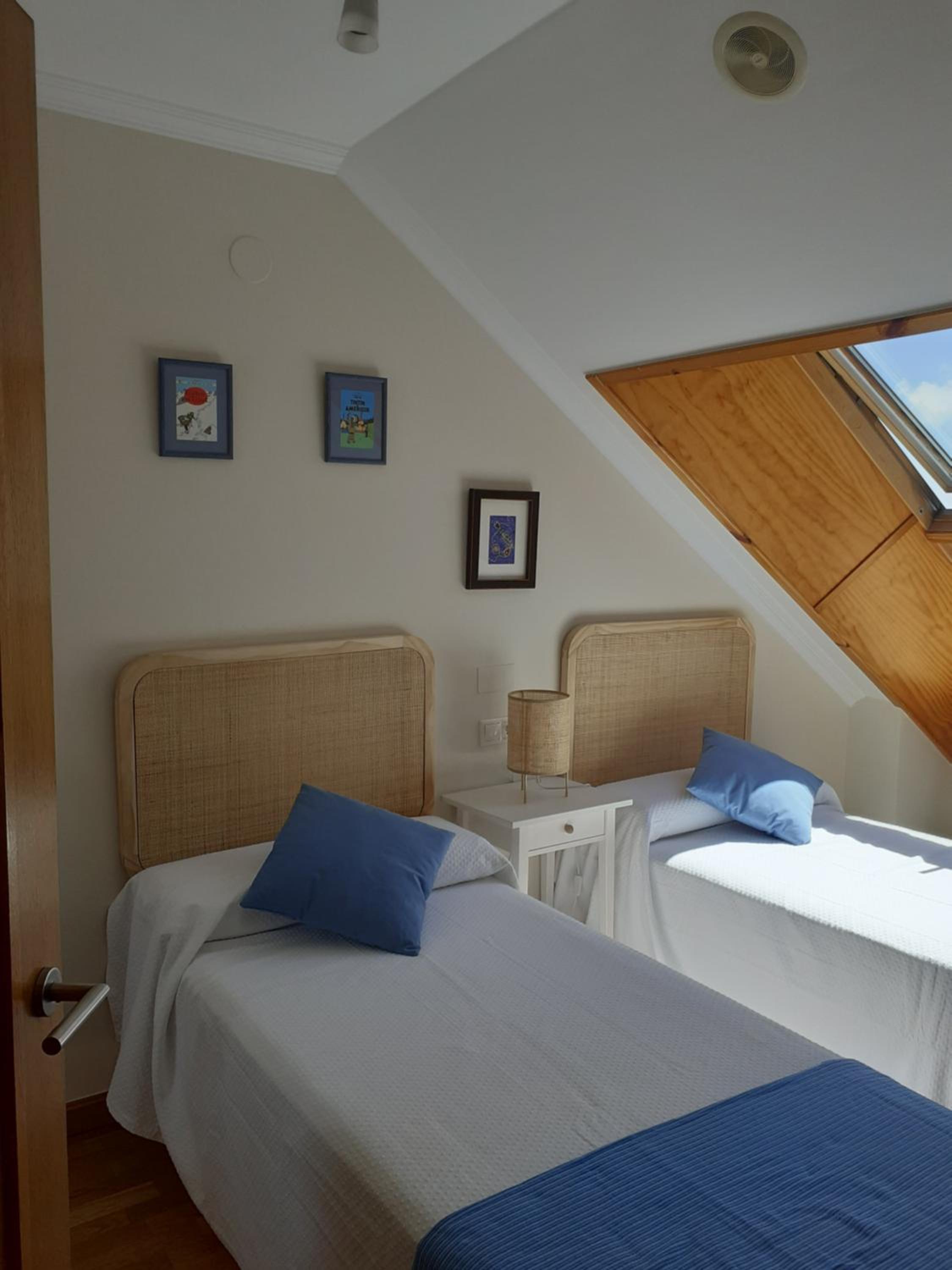 Atico con terraza y piscina comunitaria