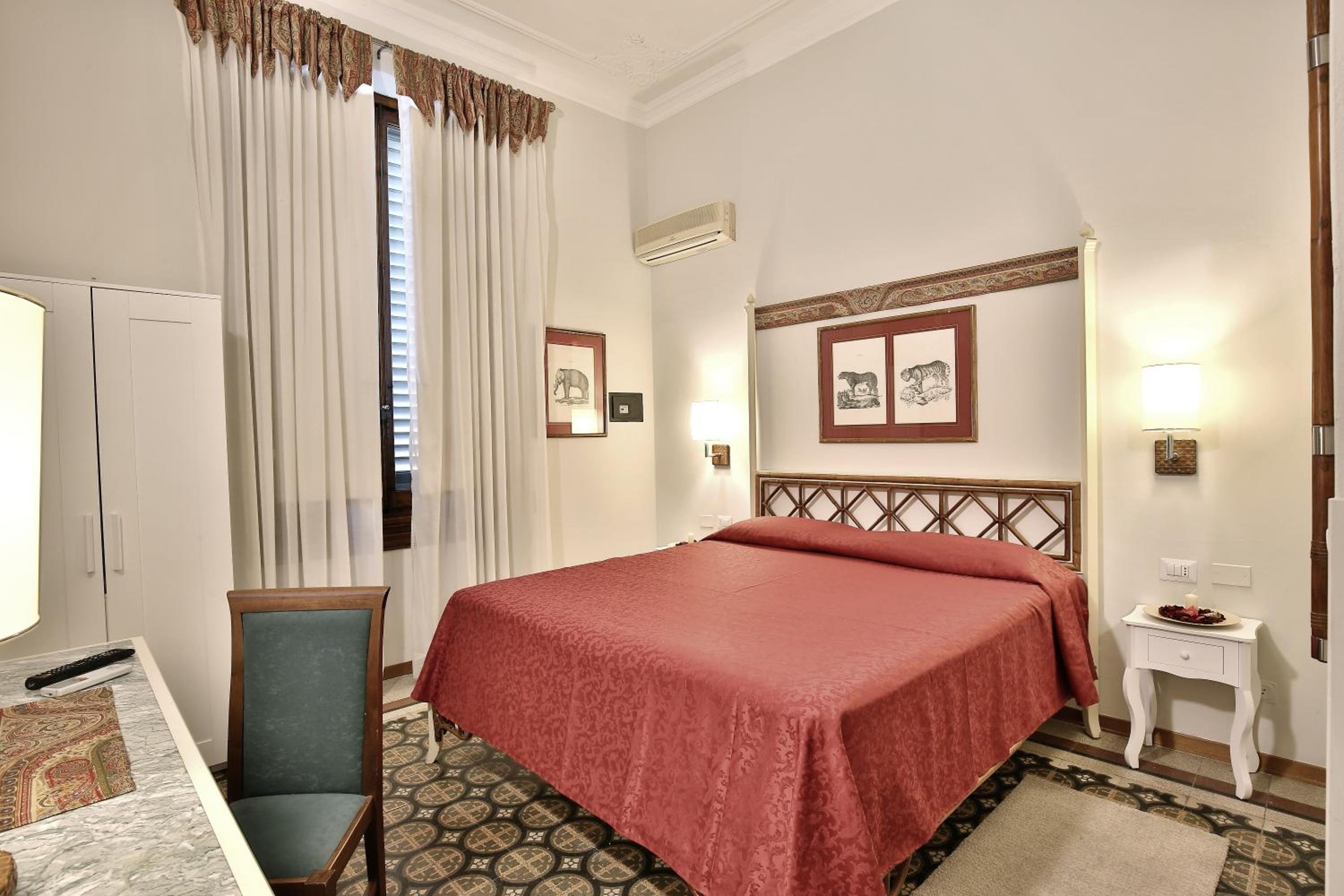 MADAMA GUEST HOUSE