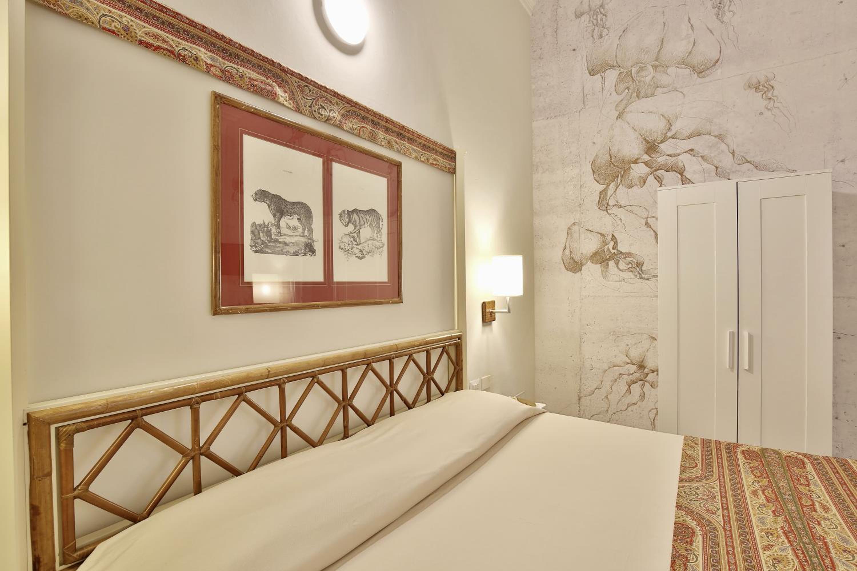 MADAMA GUEST HOUSE