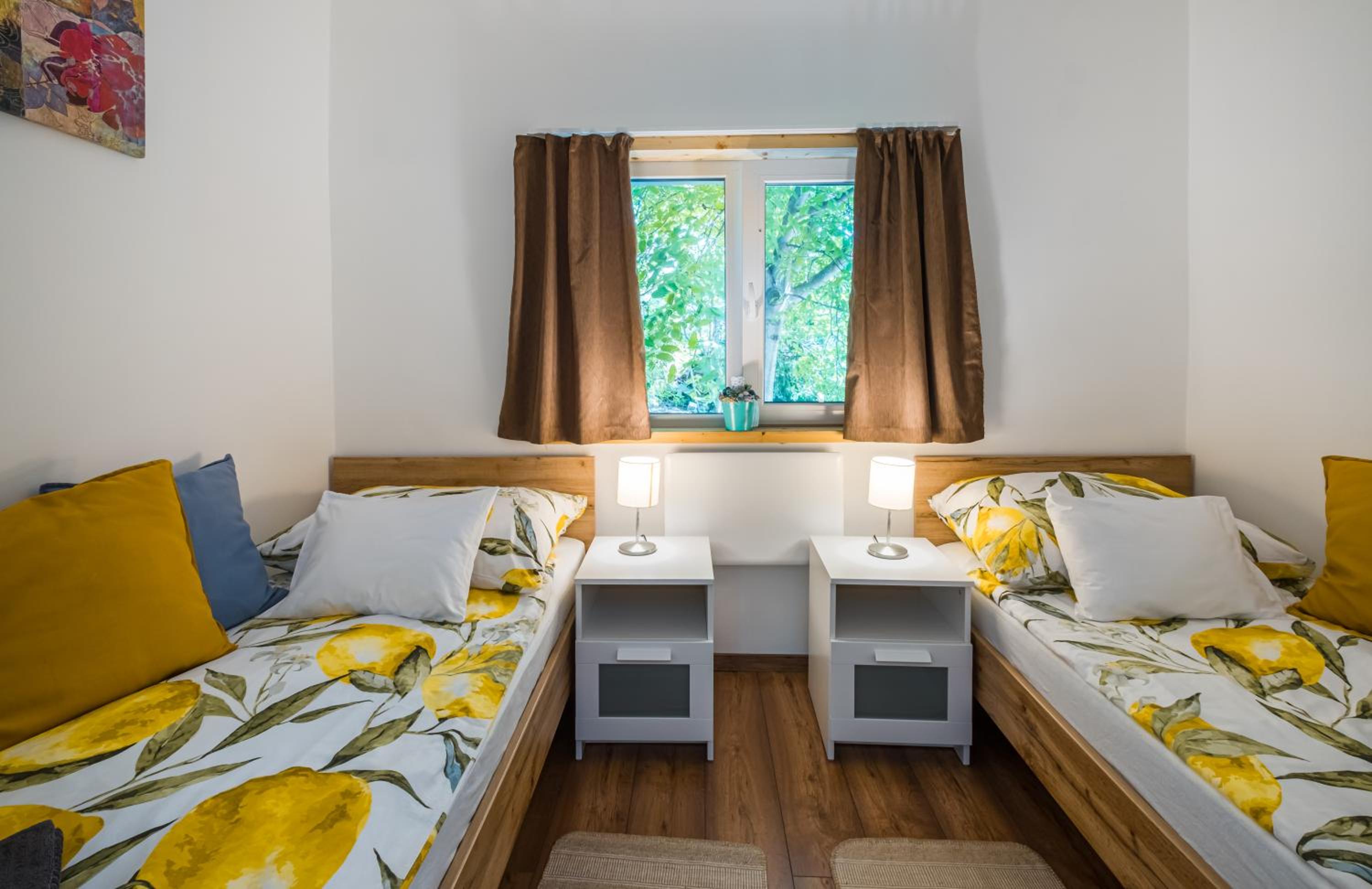 Neve Nincs NYARALÓ - önálló Házikó- privát szféra view 5