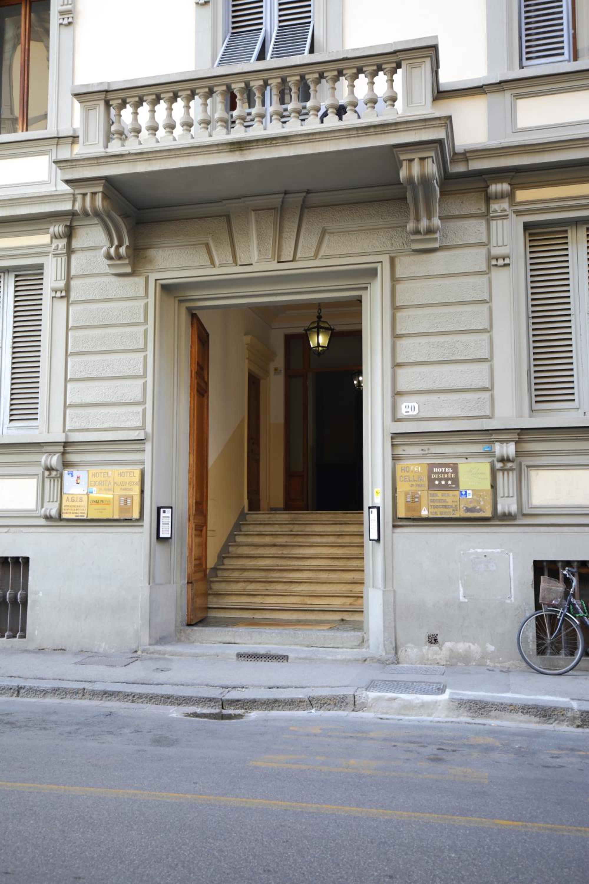 MADAMA GUEST HOUSE