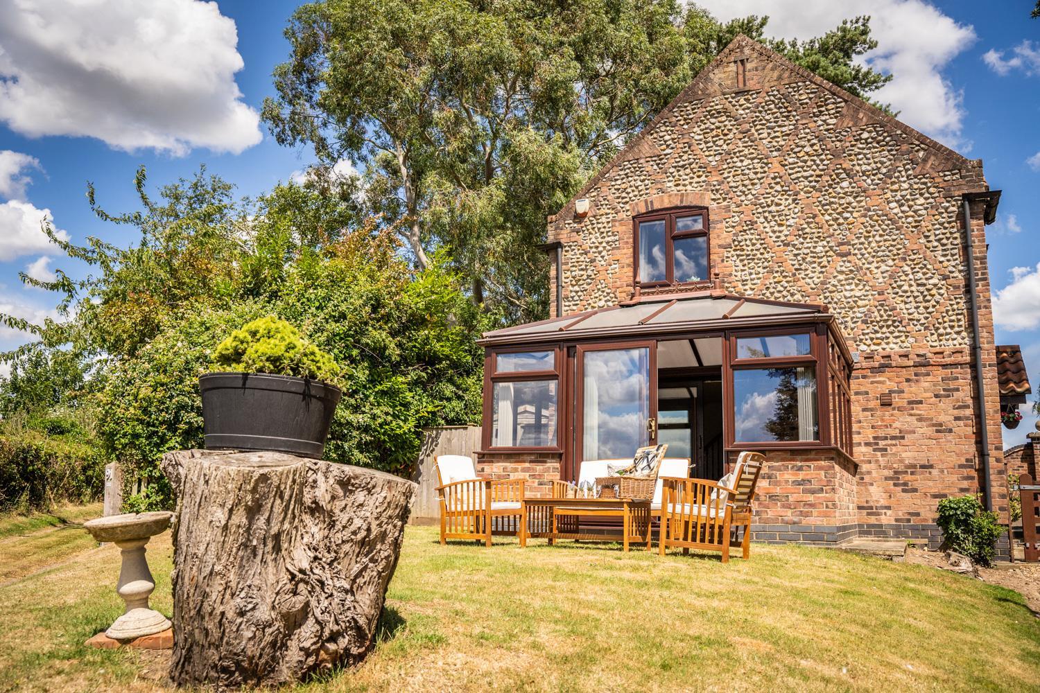 Morea Cottage - 2 Bed - Hot tub view 3