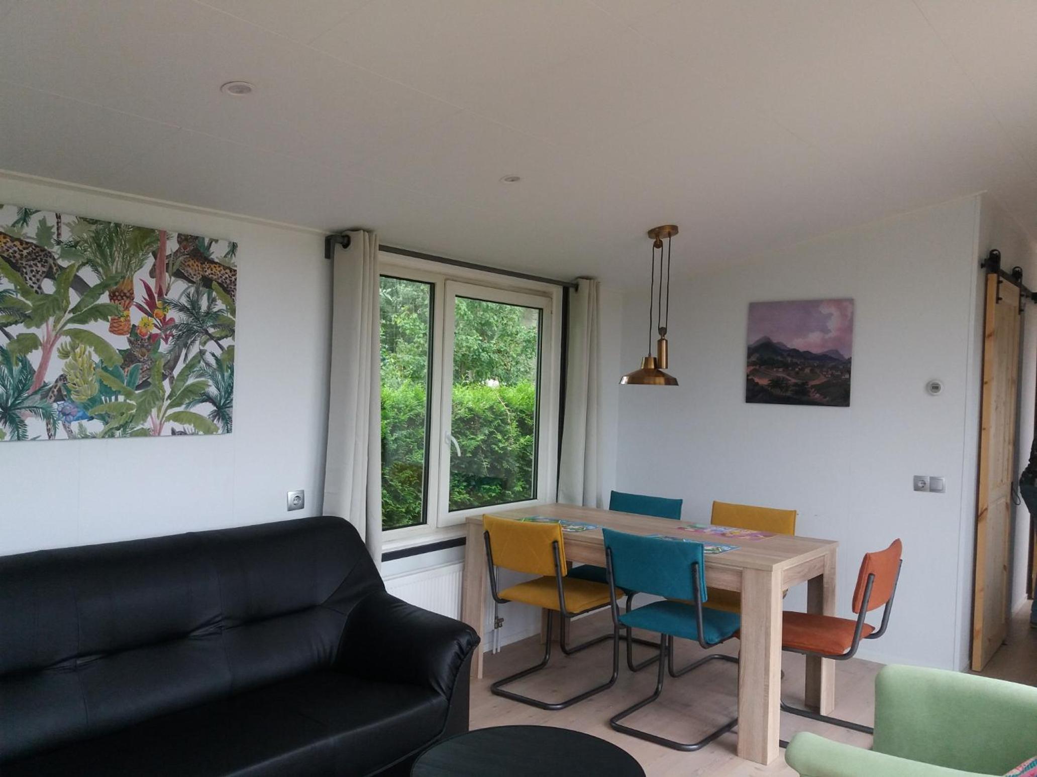 Luxe bungalow op rustig vakantiepark.