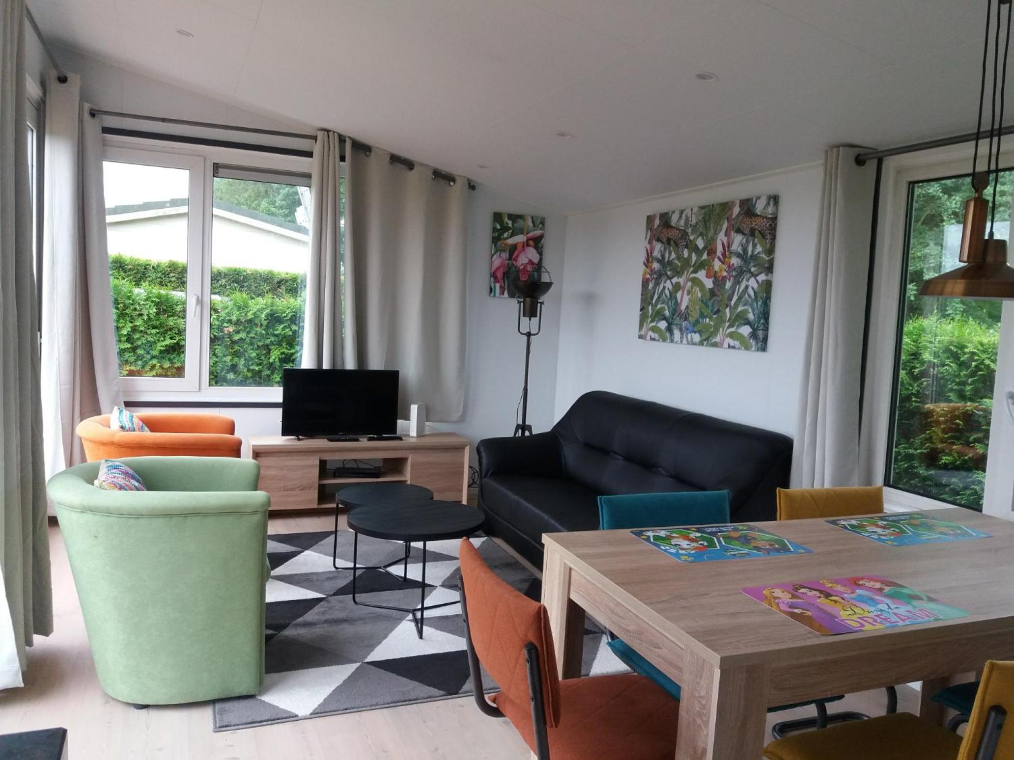 Luxe bungalow op rustig vakantiepark.