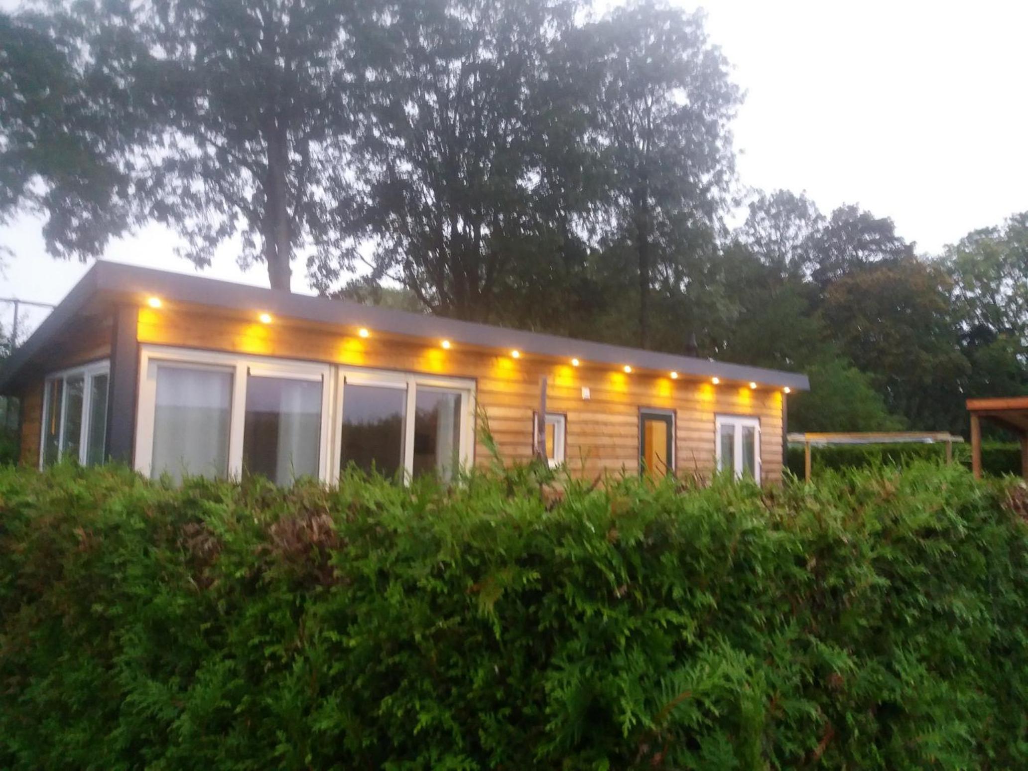 Luxe bungalow op rustig vakantiepark.