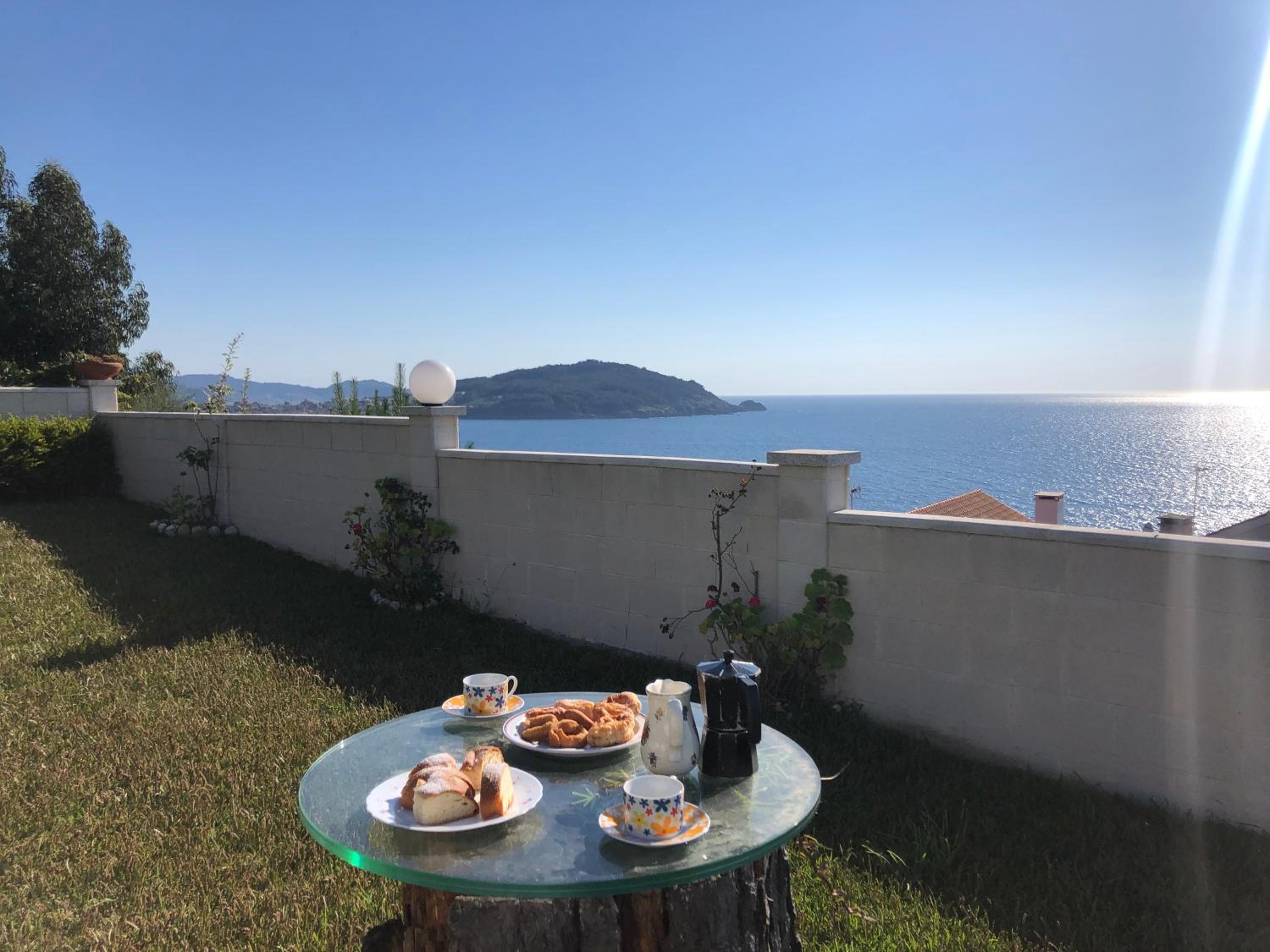 Precioso apartamento con terreno y vistas a cies