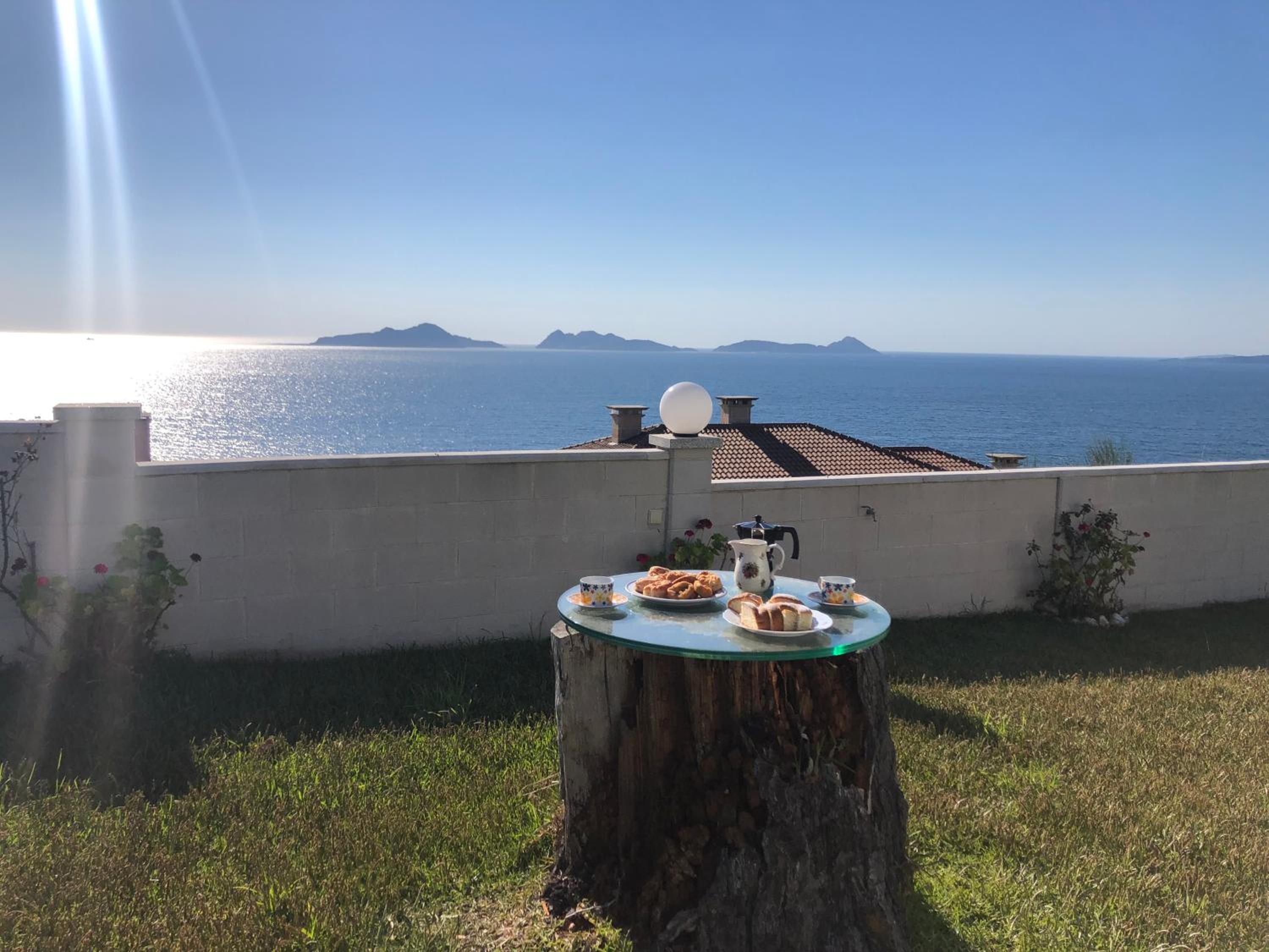 Precioso apartamento con terreno y vistas a cies